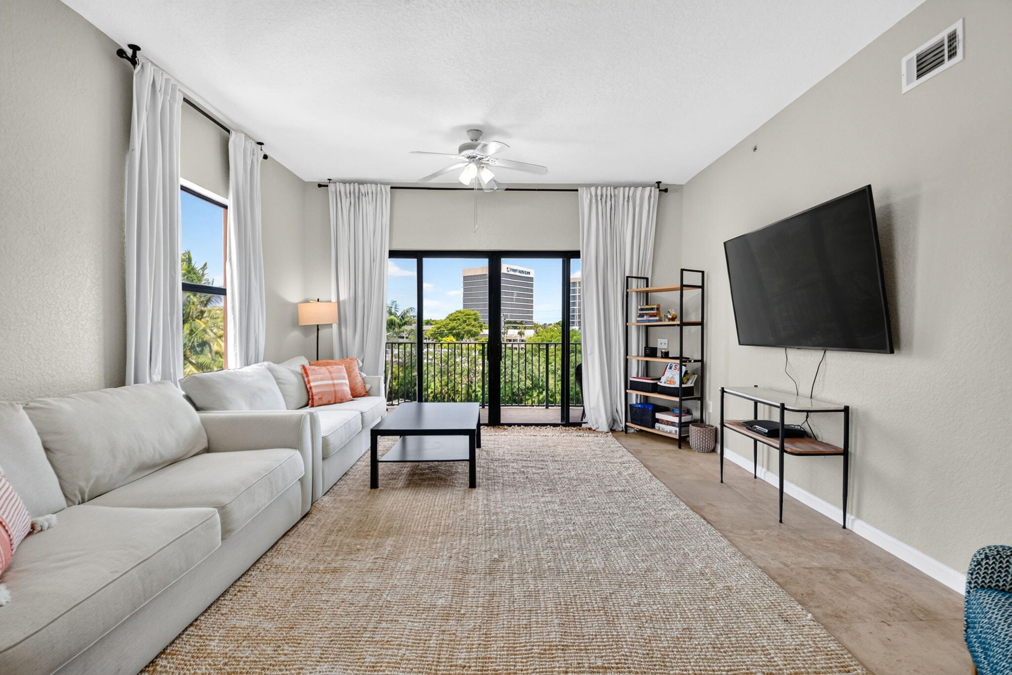1620 Presidential Way 402