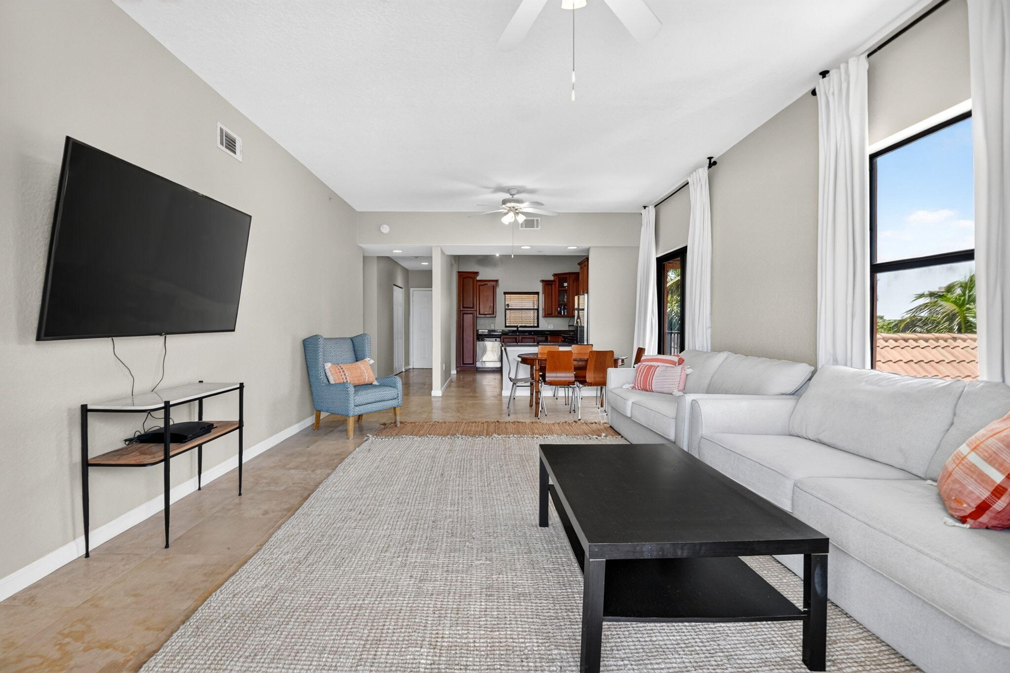 1620 Presidential Way 402