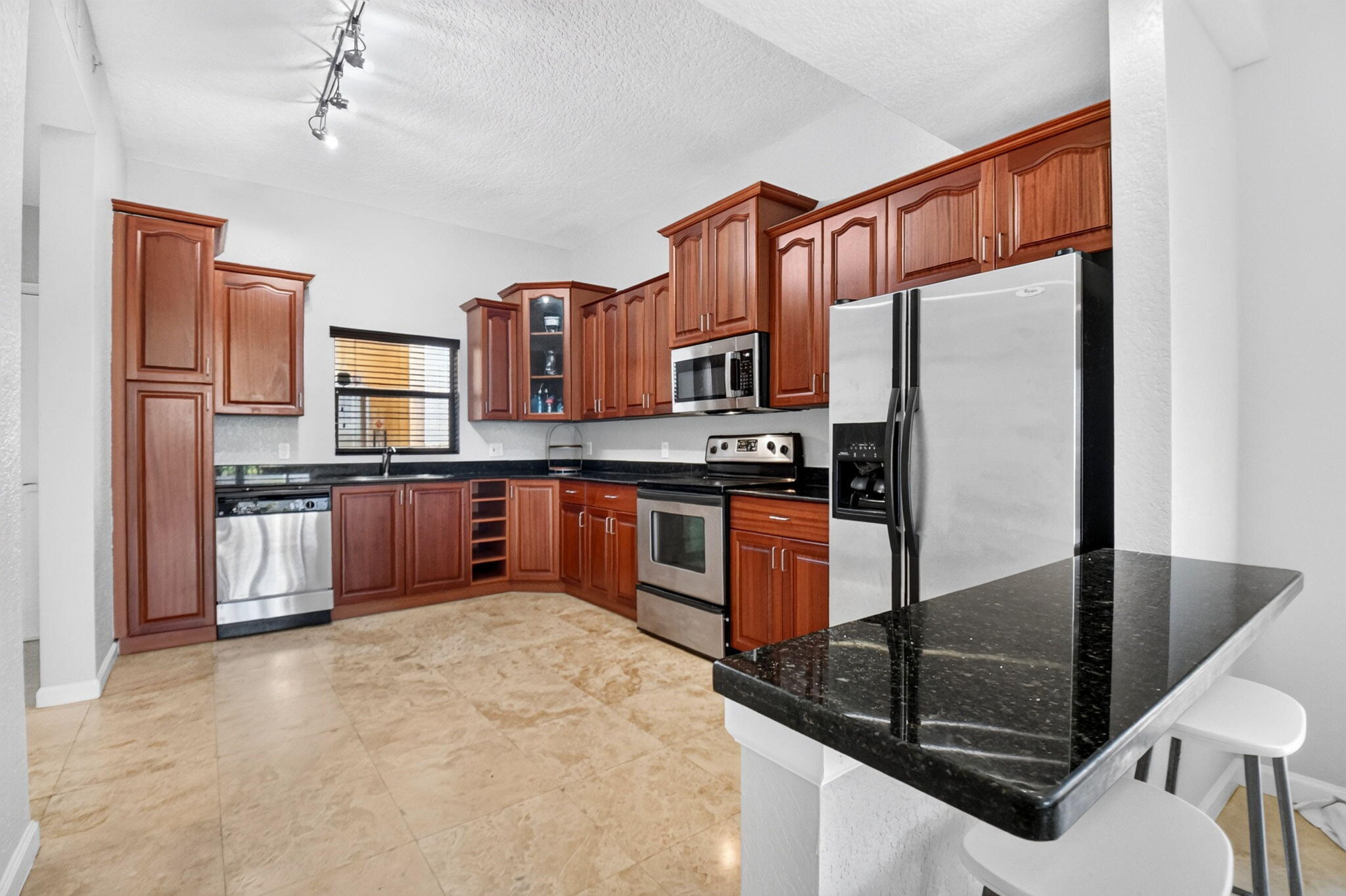 1620 Presidential Way 402