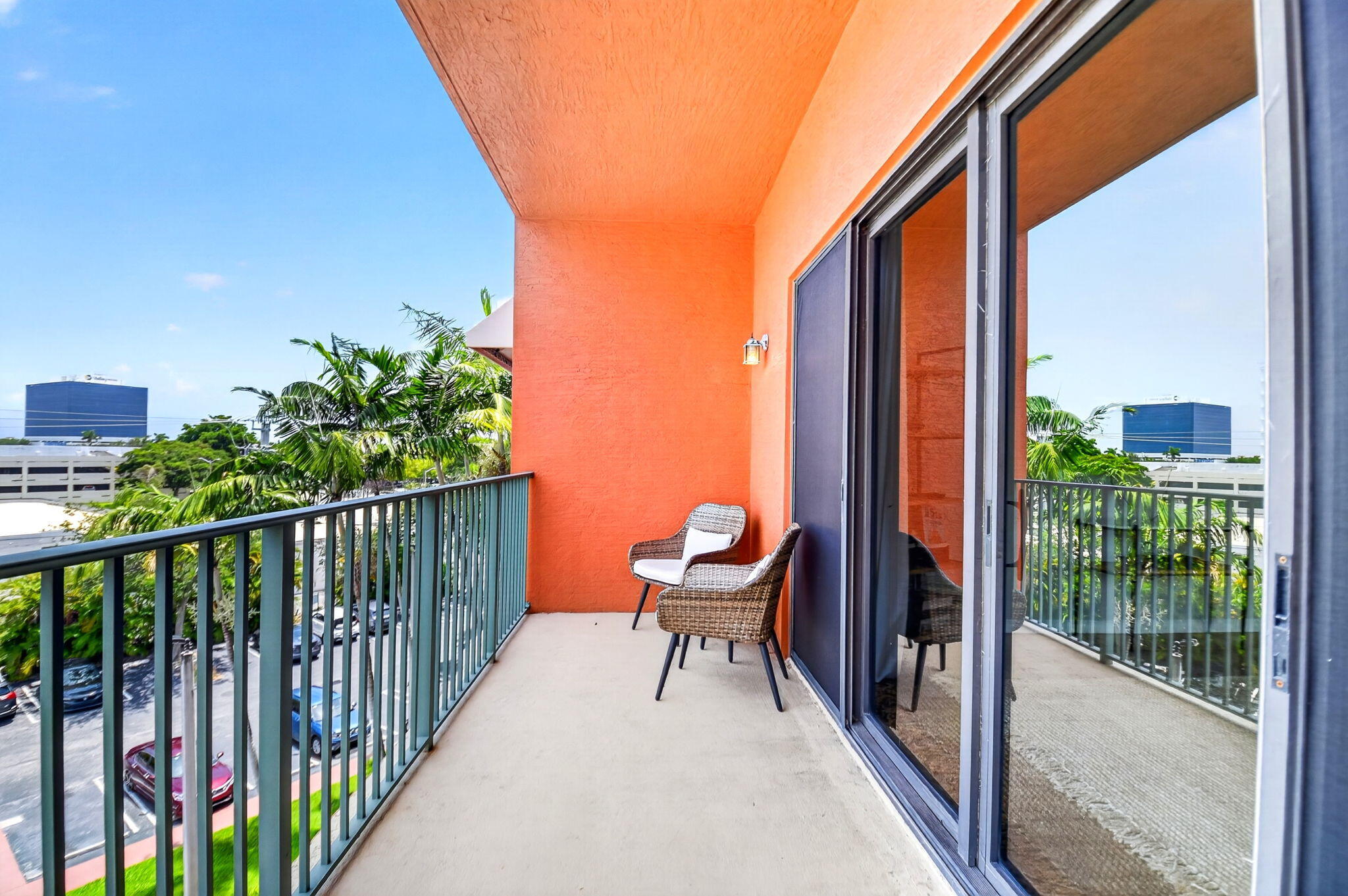 1620 Presidential Way 402