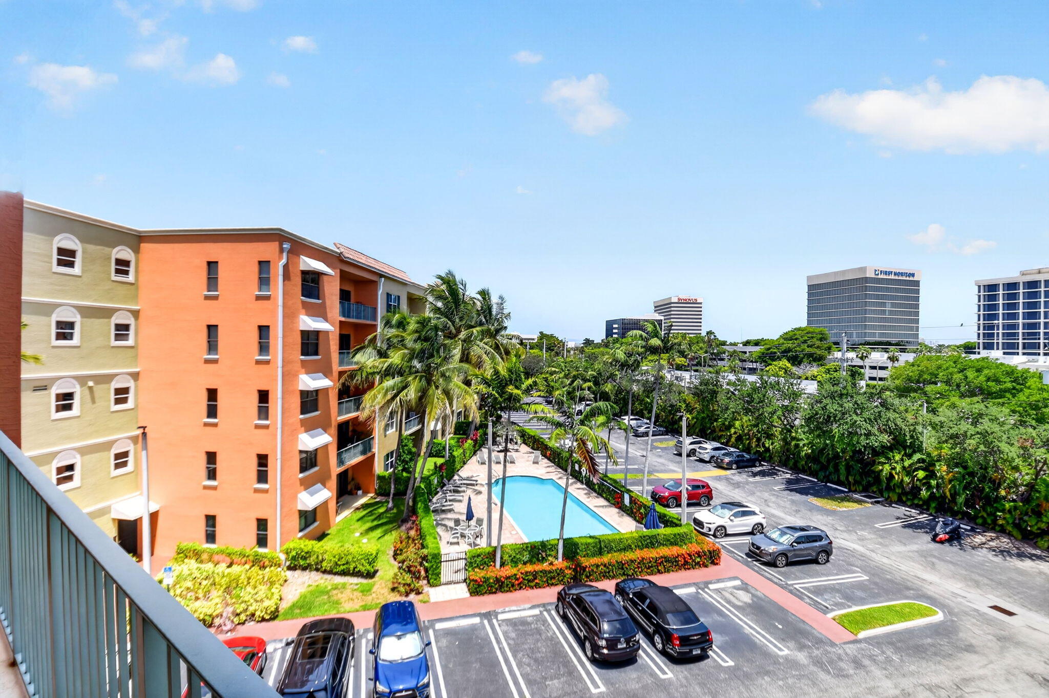 1620 Presidential Way 402