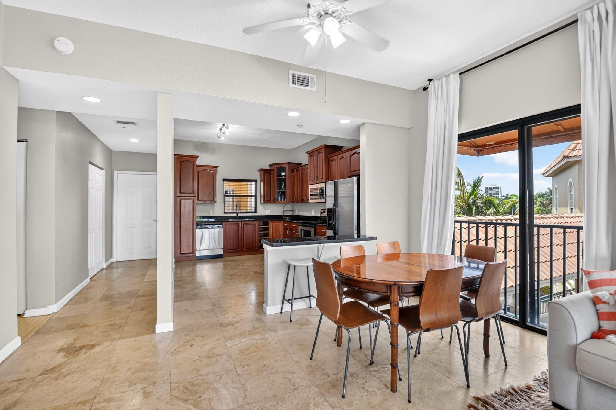 1620 Presidential Way 402