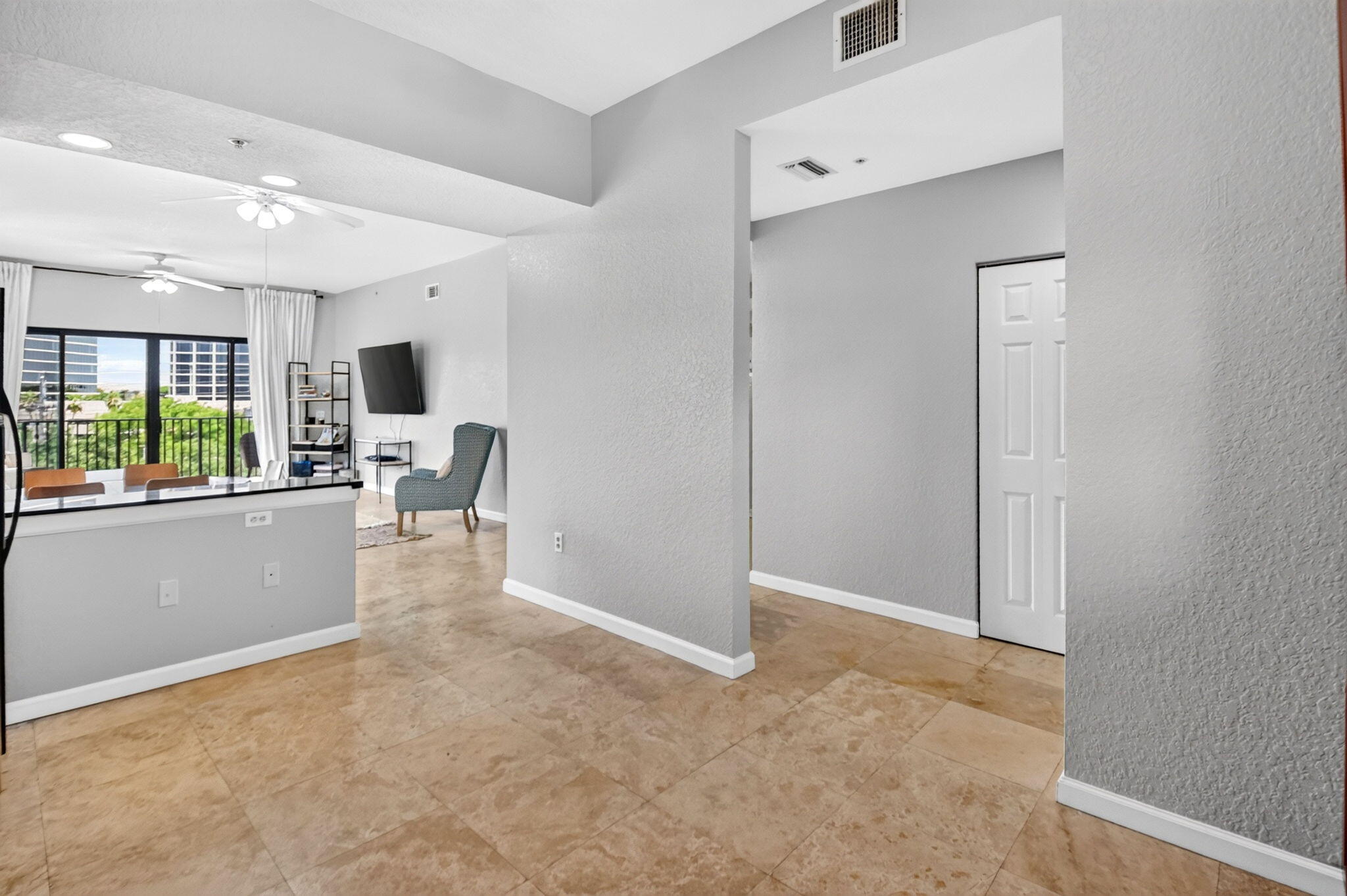 1620 Presidential Way 402