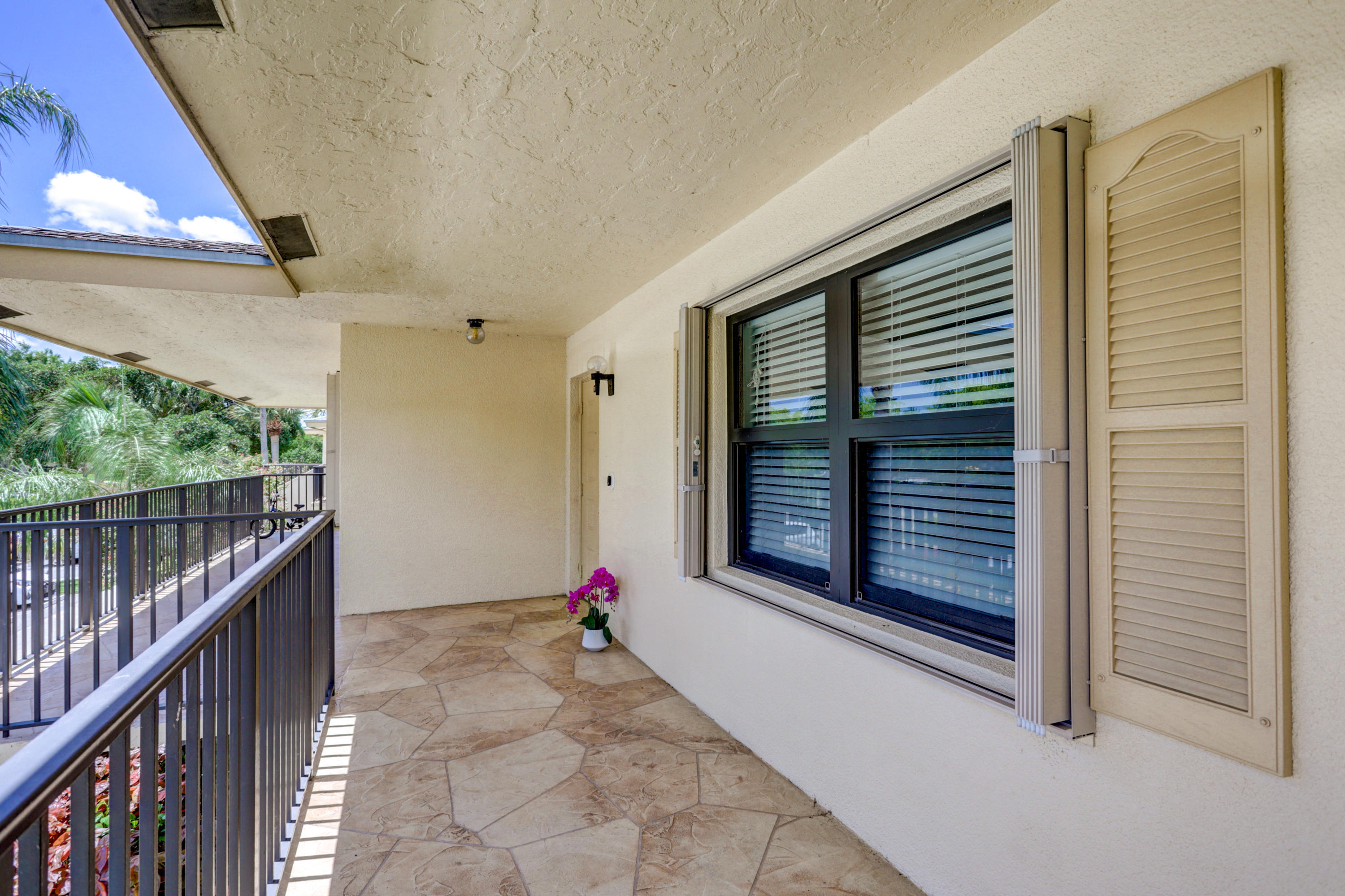 2910 SW 22nd Circle 212d Delray Beach Fl Us 33445 B26073064