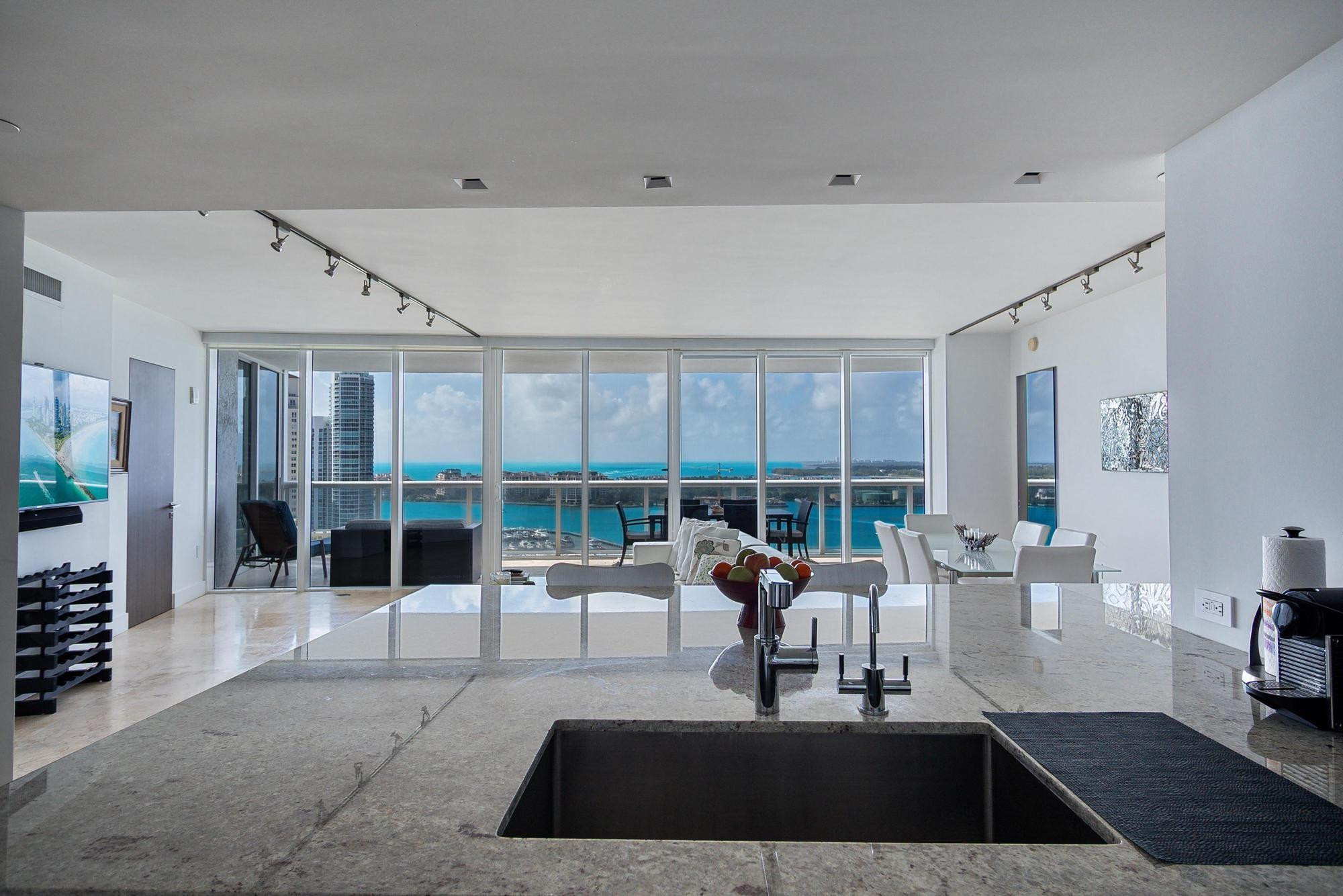 400 ALTON ROAD 2208