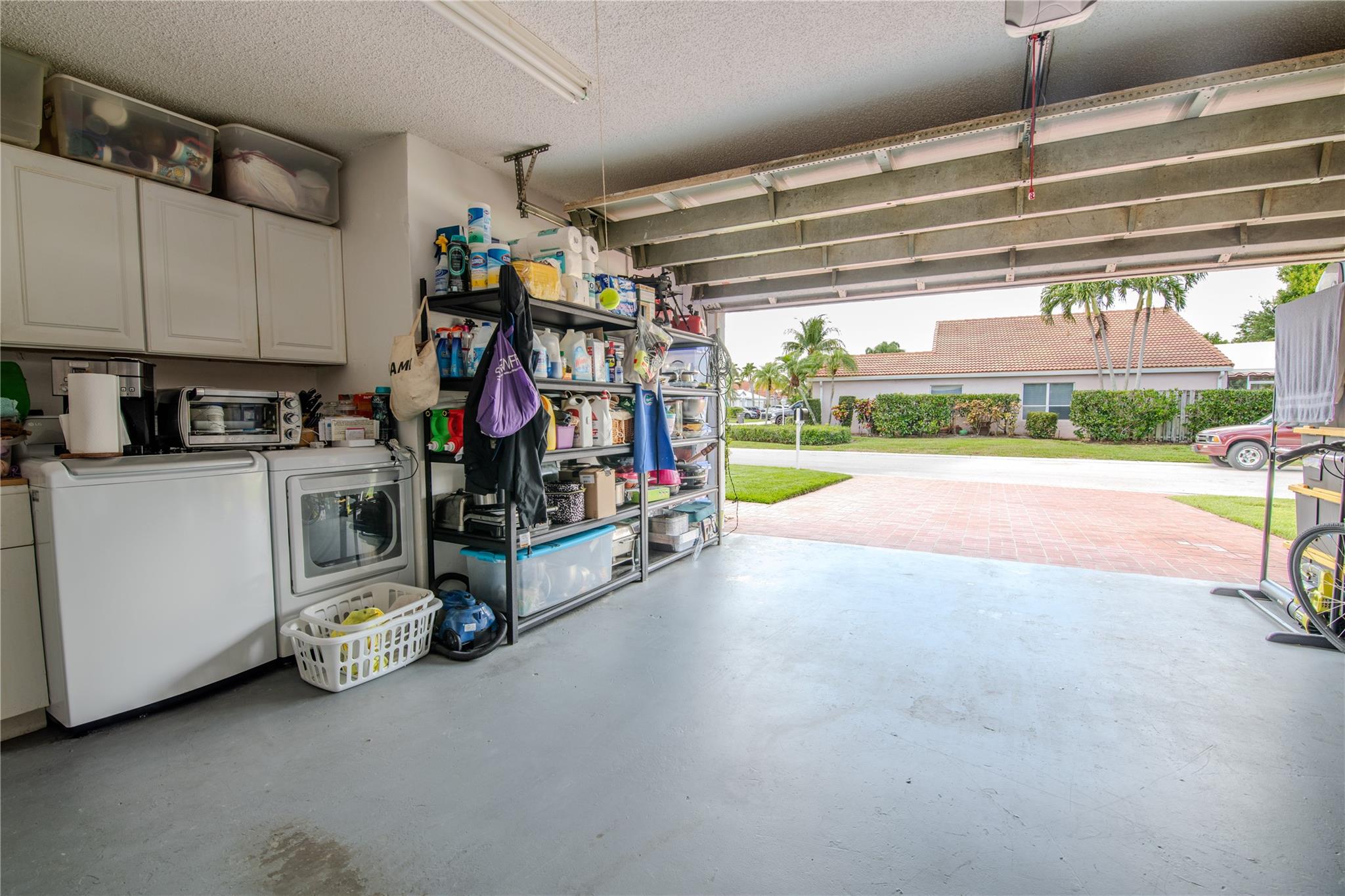 4360 Camrose Ln