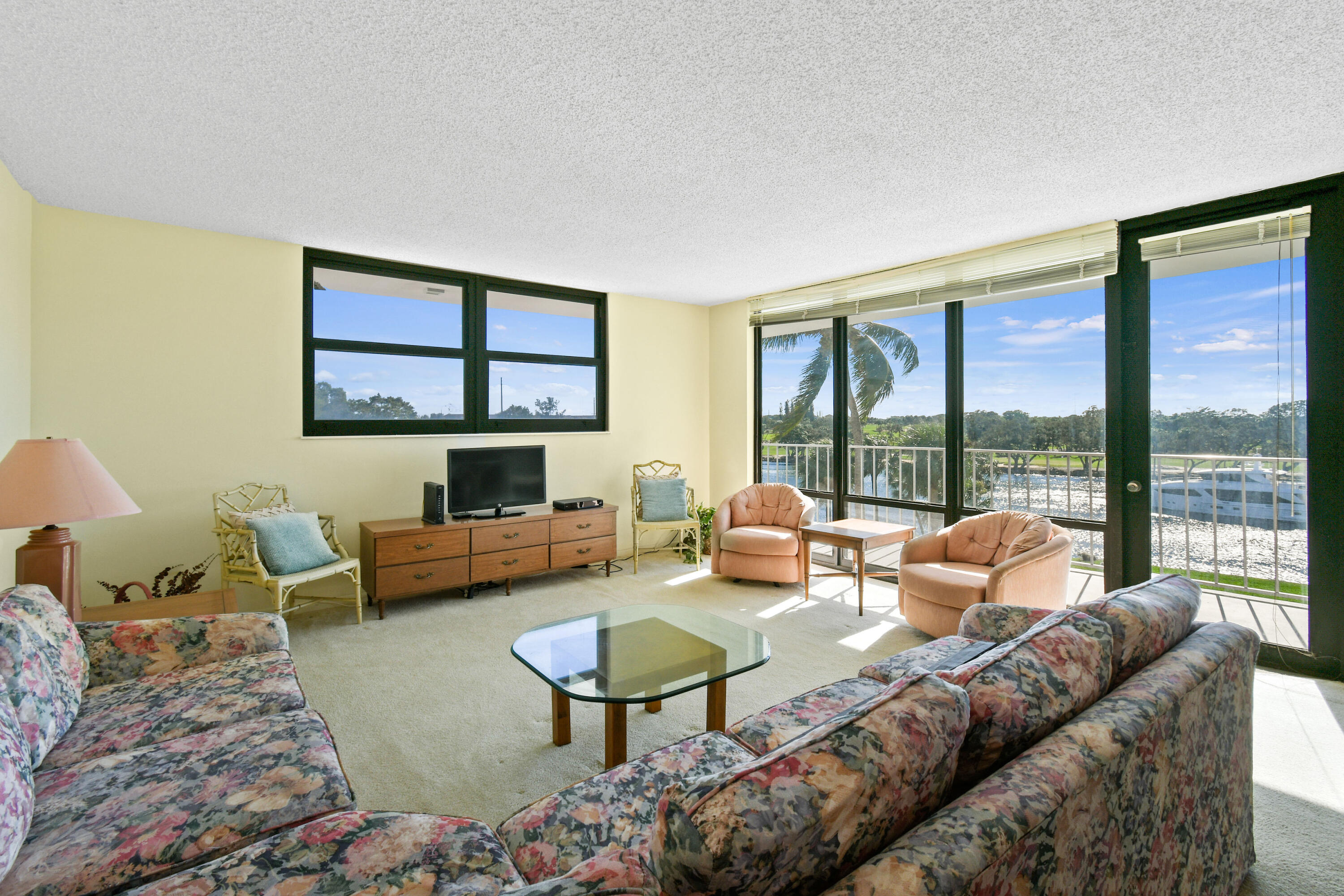 336 Golfview Road 401