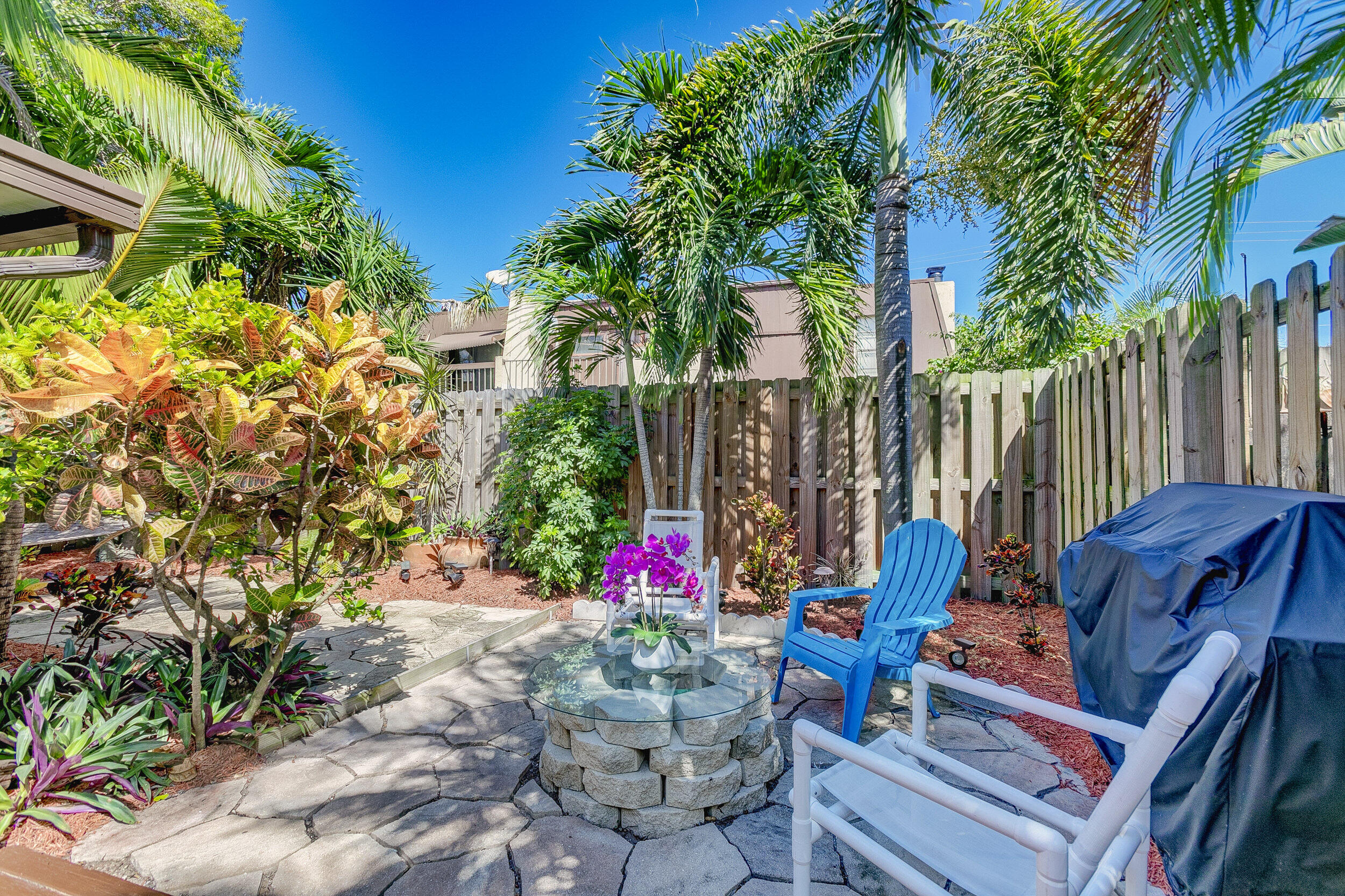 3530 E Gardens East Drive E Unit: B