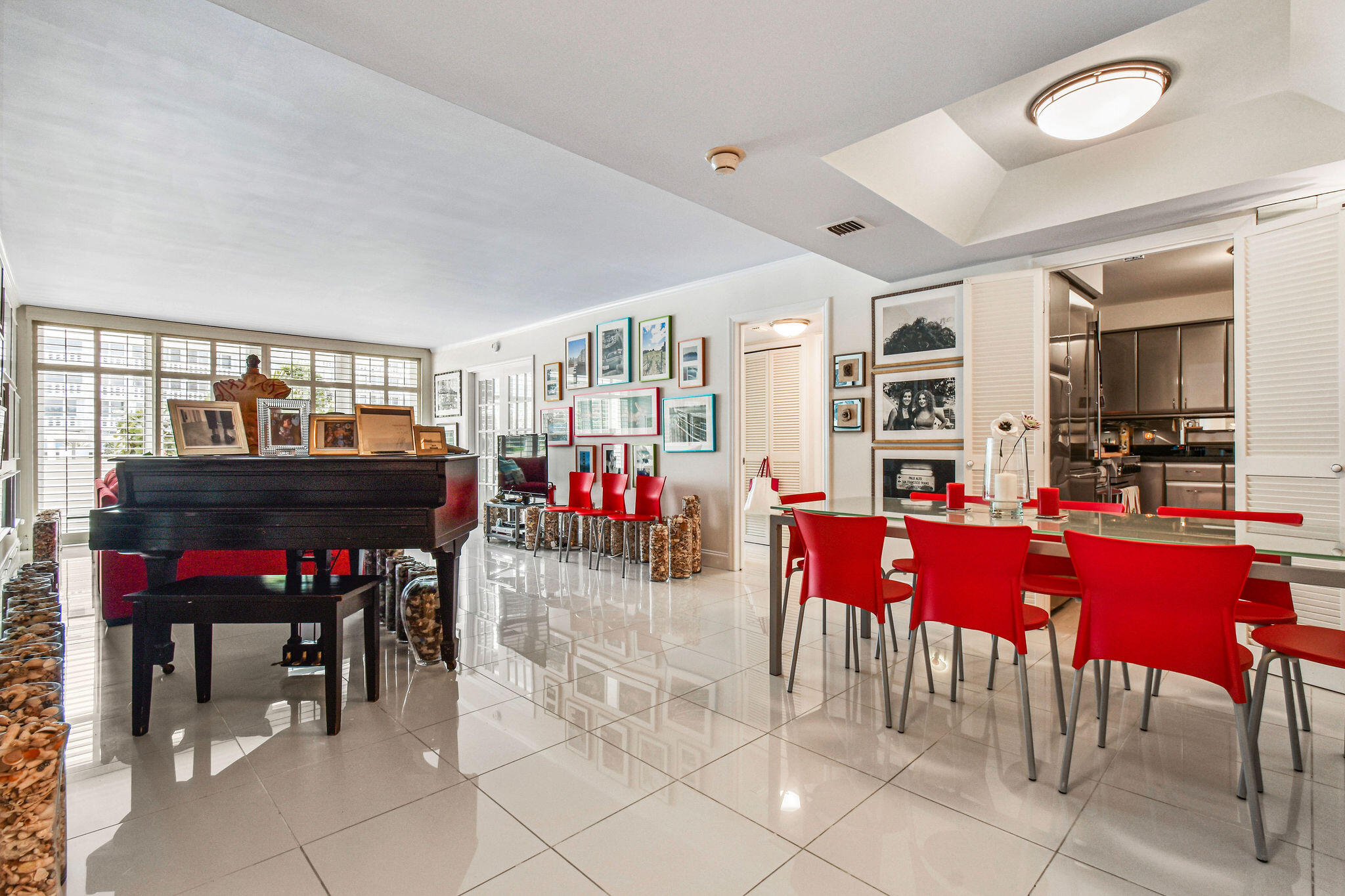 100 Sunrise Avenue 219