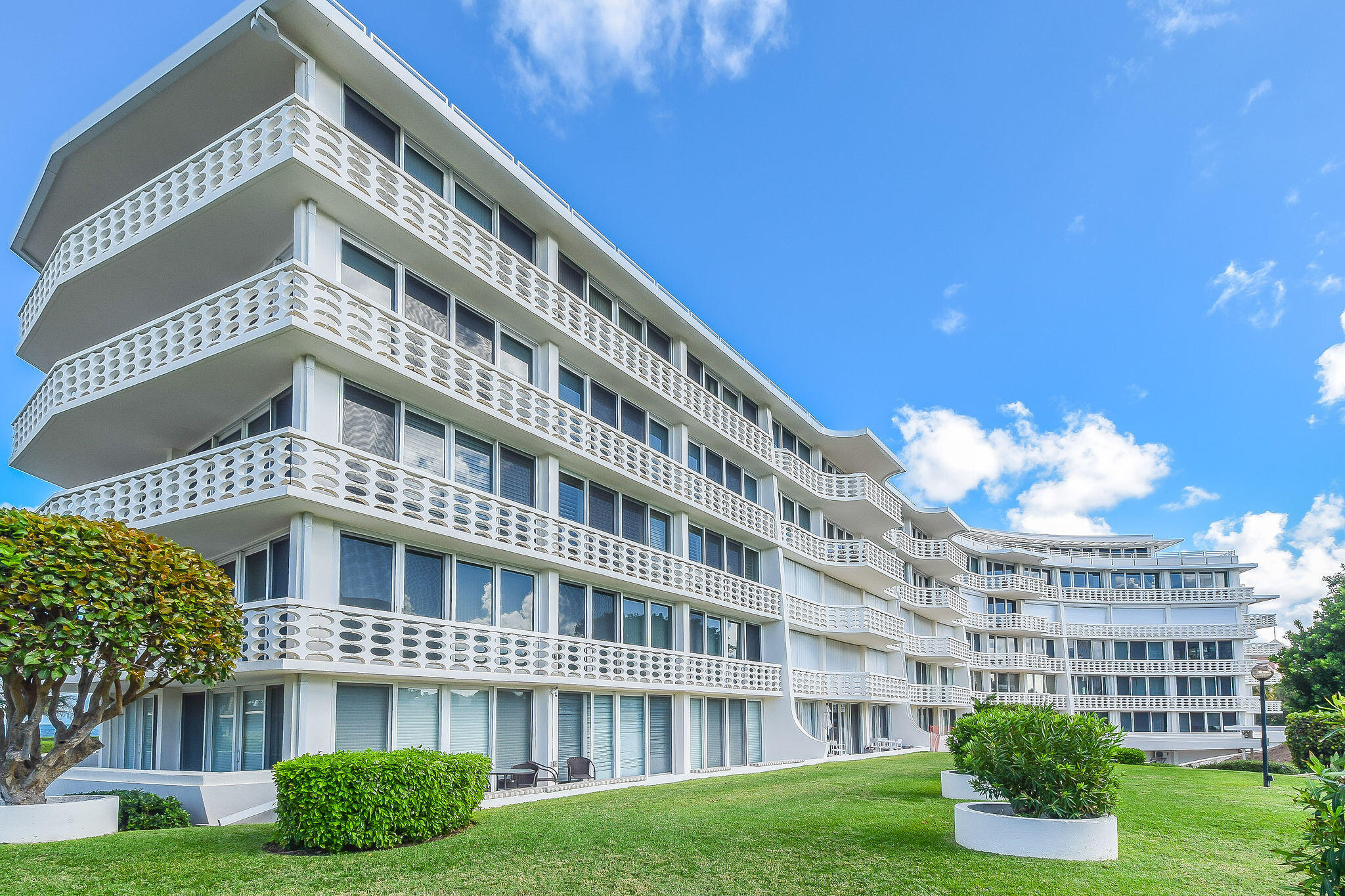 100 Sunrise Avenue 219