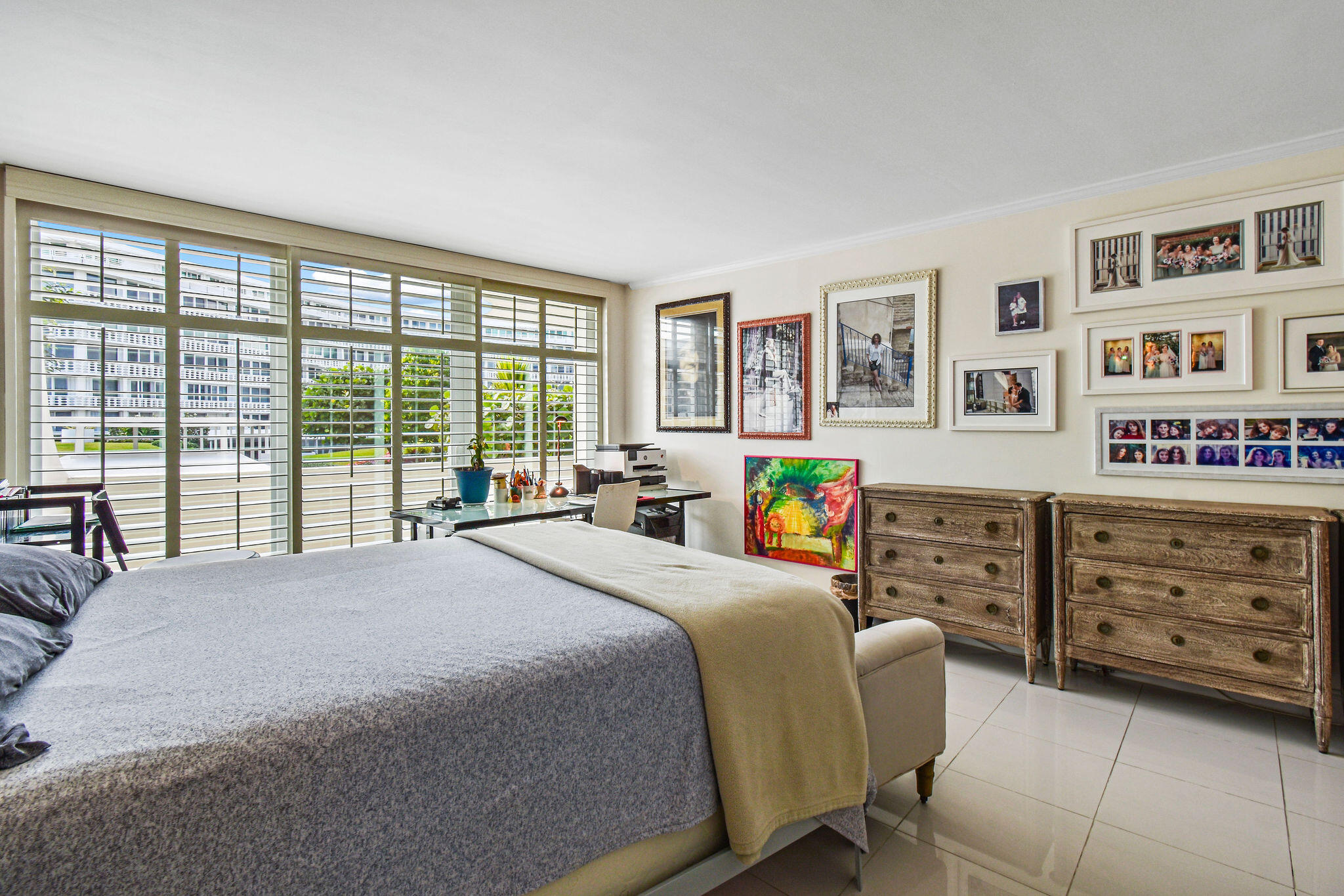 100 Sunrise Avenue 219