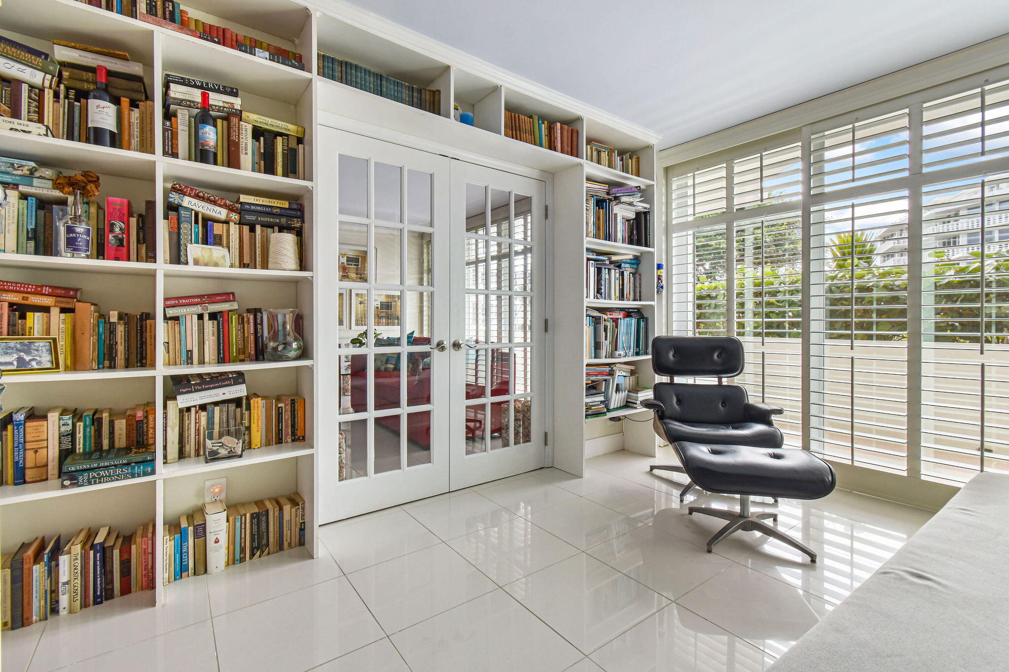 100 Sunrise Avenue 219