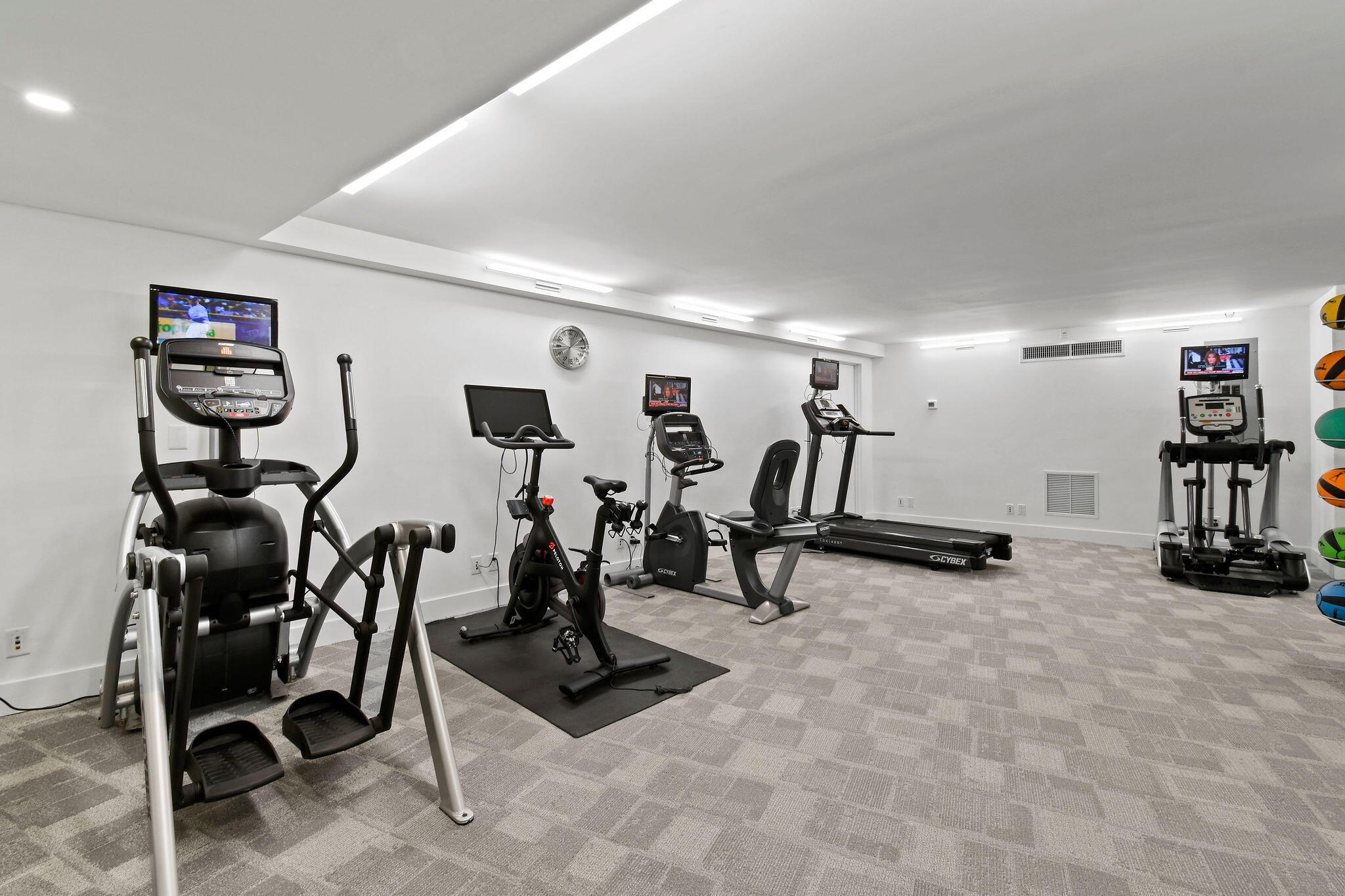 100 Sunrise Avenue 219