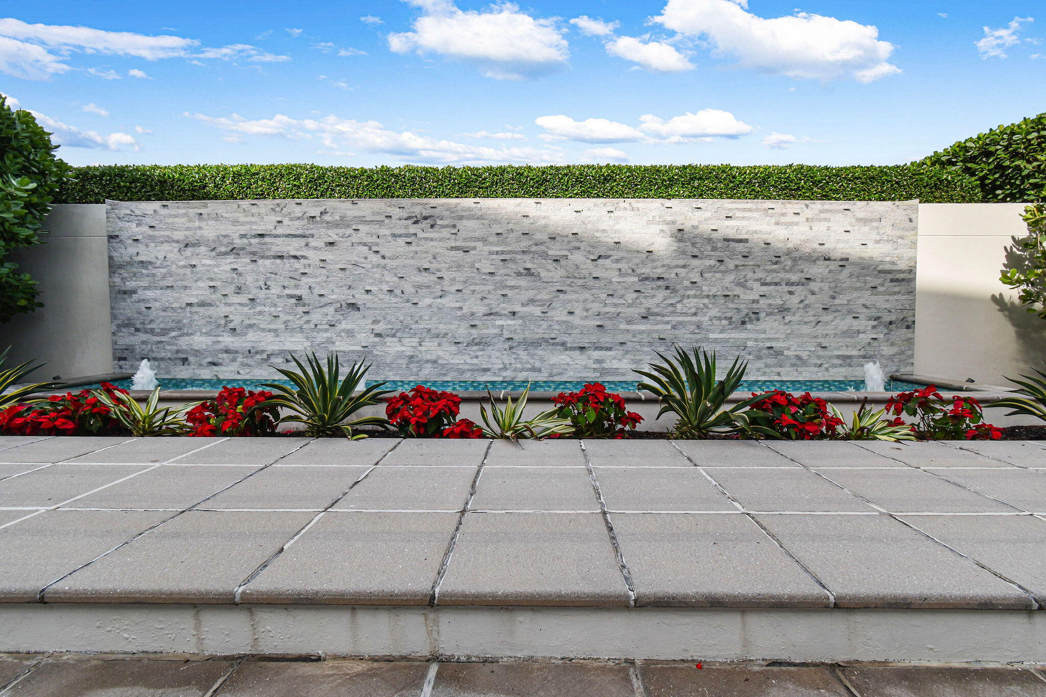 100 Sunrise Avenue 219