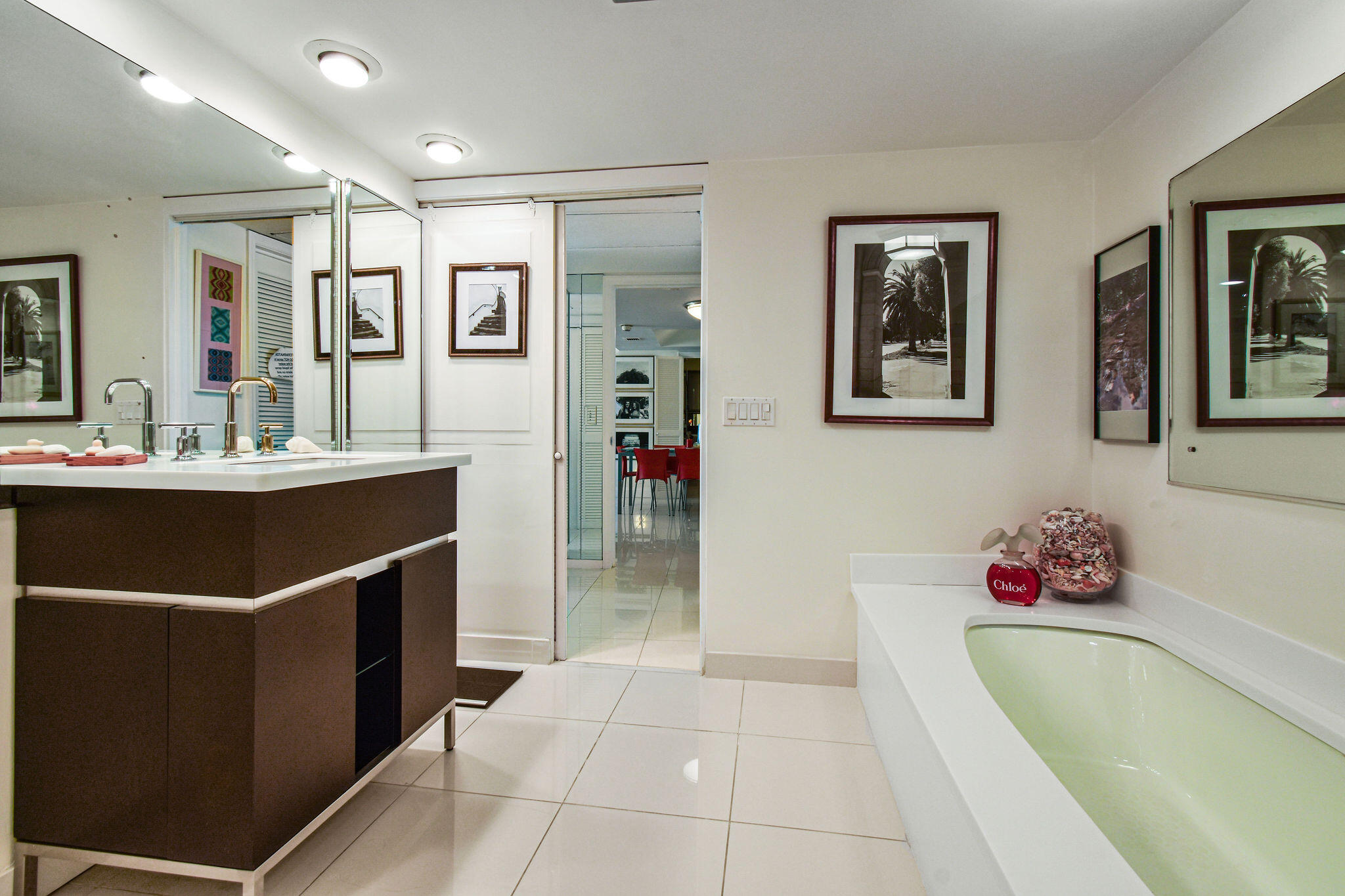 100 Sunrise Avenue 219
