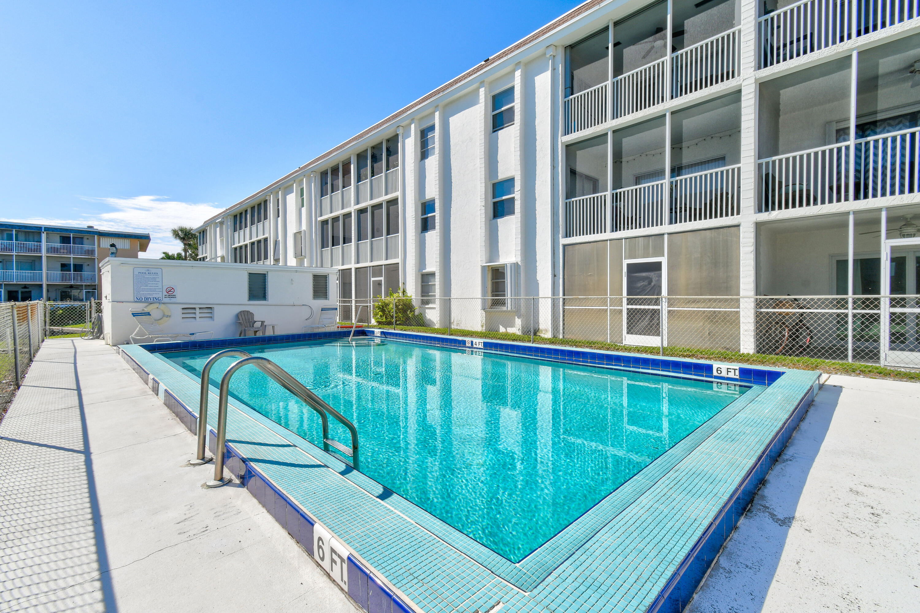 236 Castlewood Drive 305