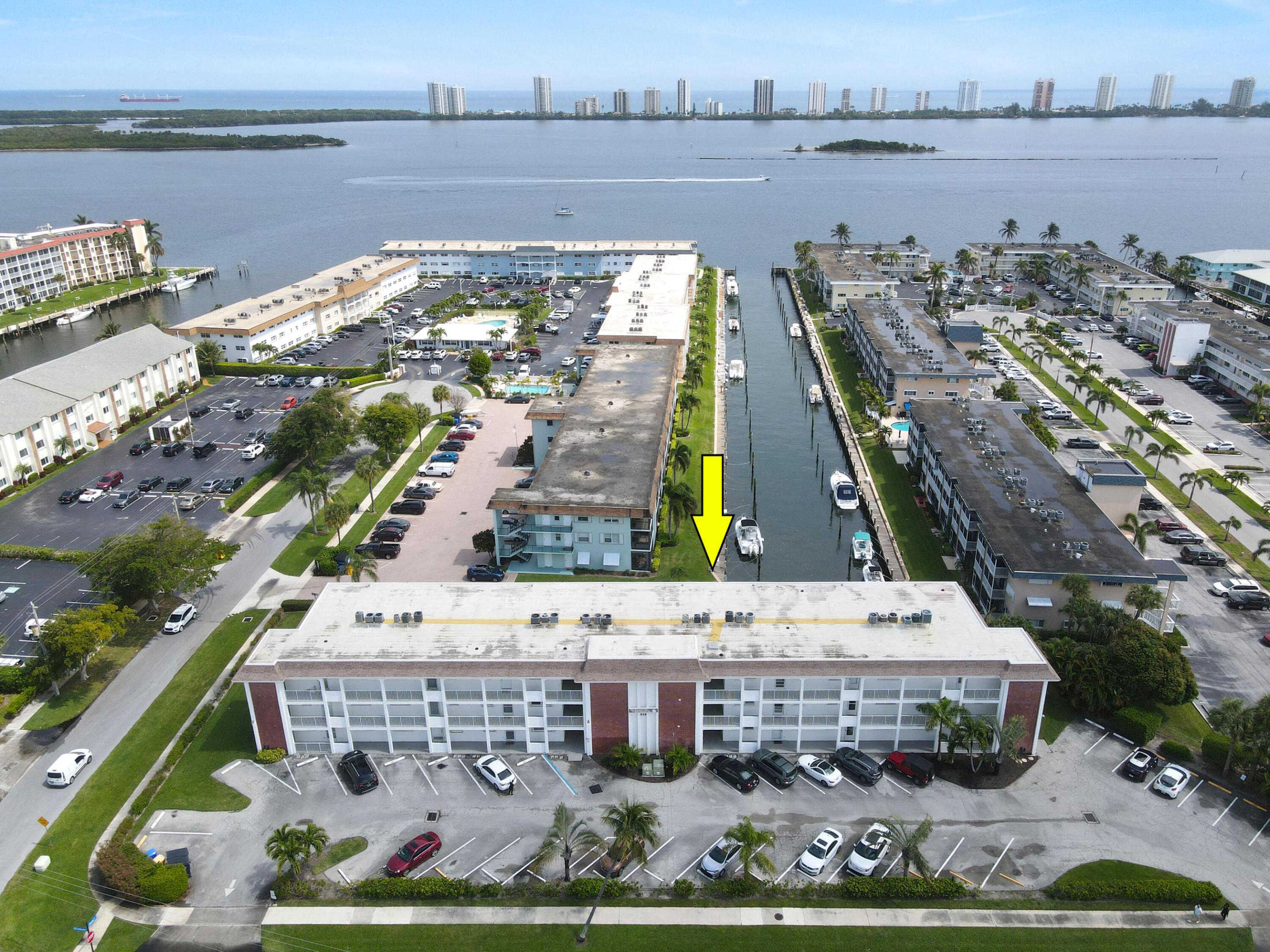 236 Castlewood Drive 305