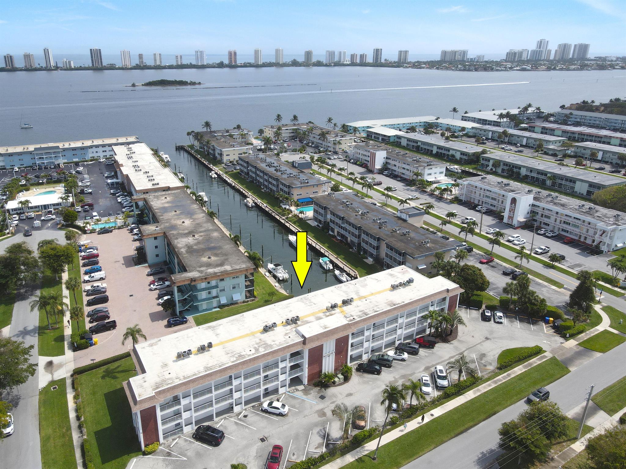 236 Castlewood Drive 305