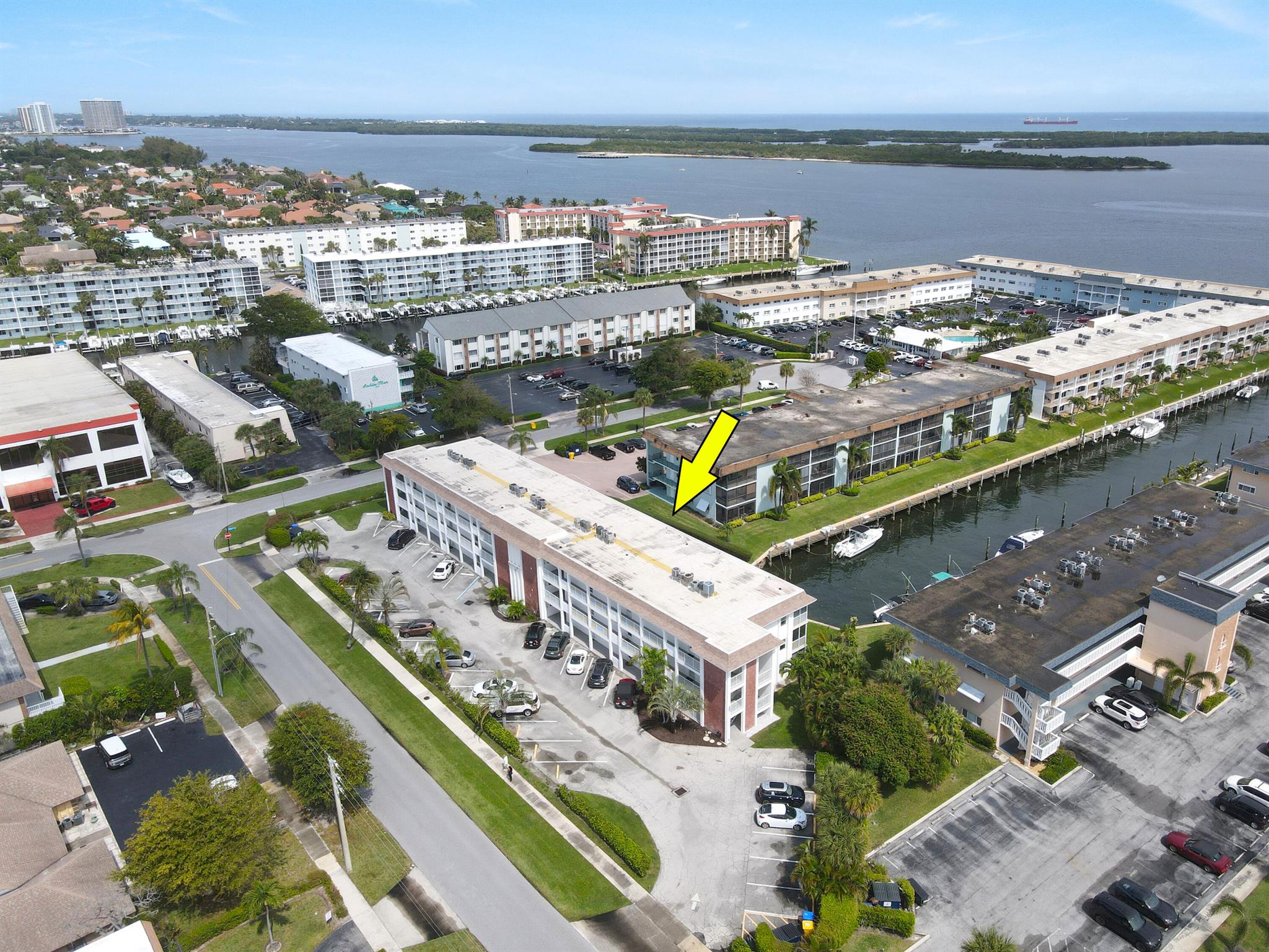 236 Castlewood Drive 305