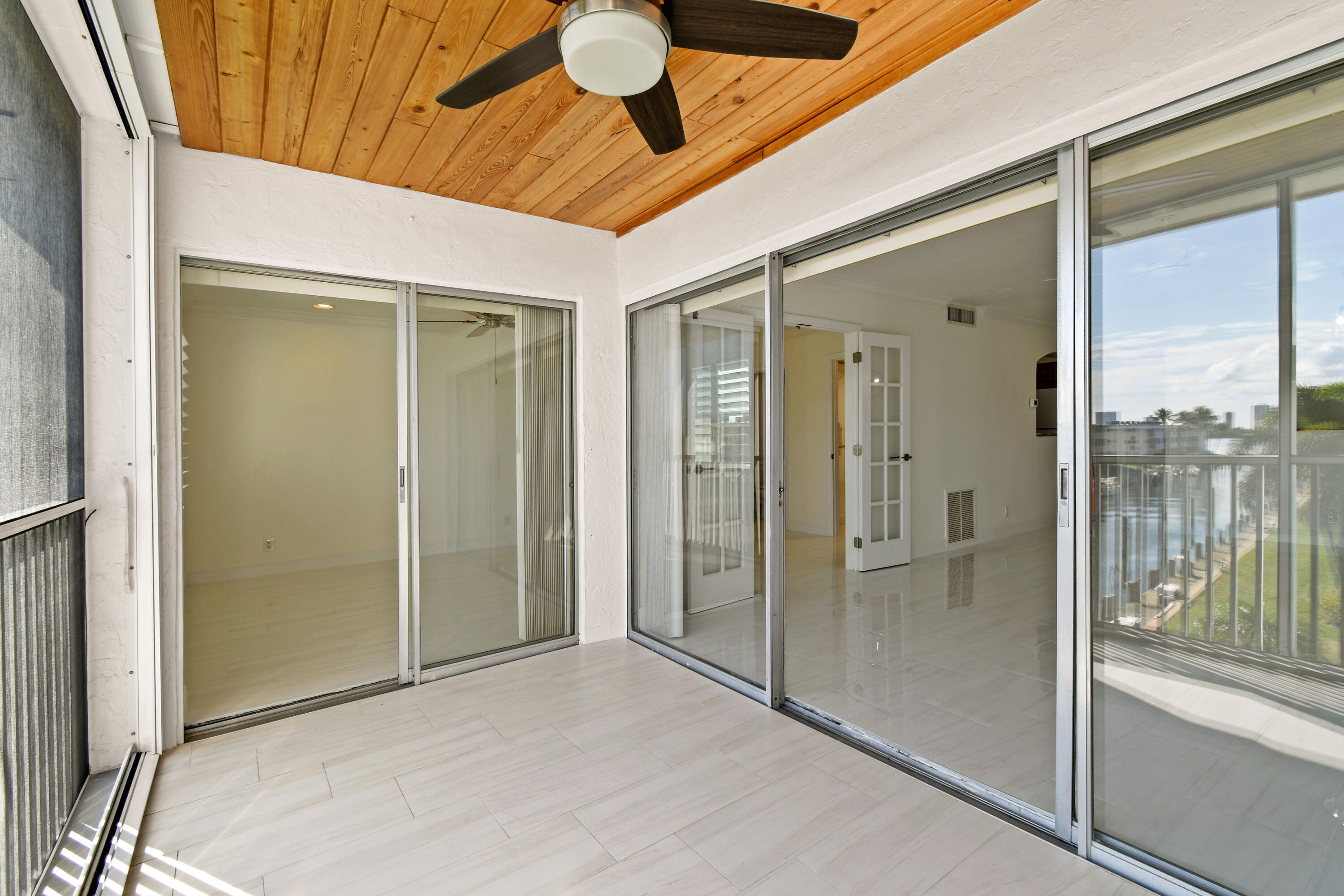 236 Castlewood Drive 305