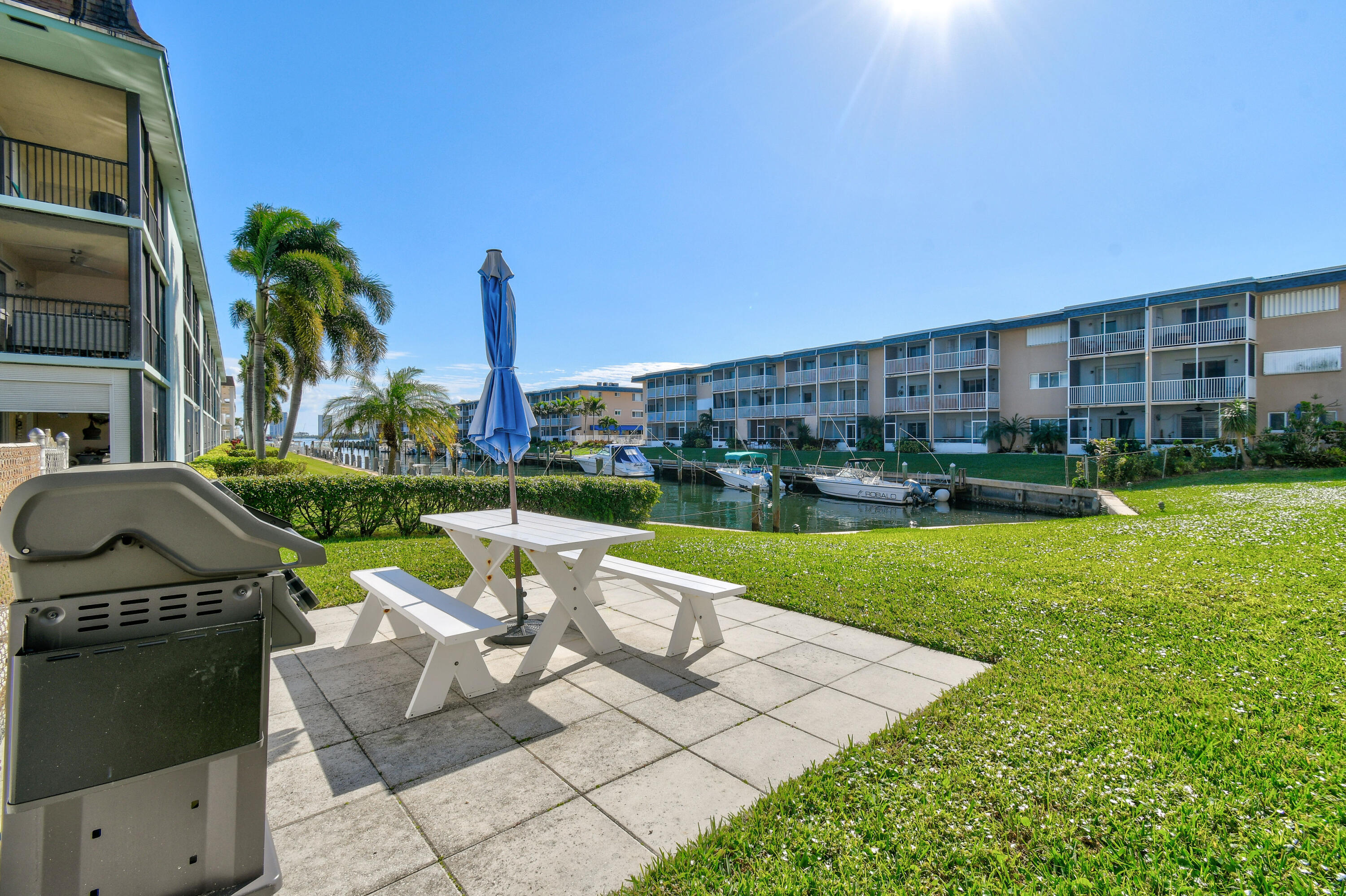 236 Castlewood Drive 305