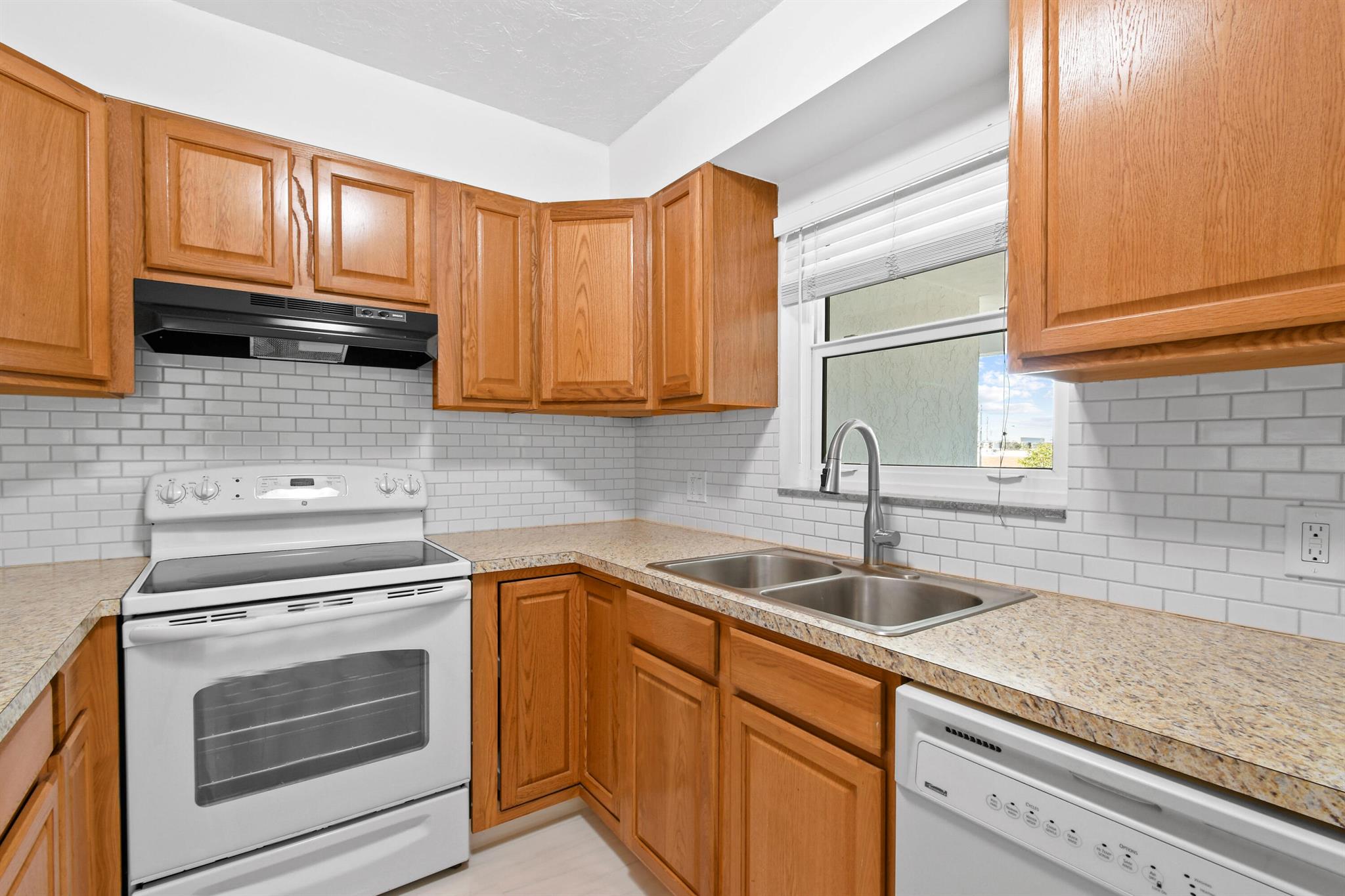 236 Castlewood Drive 305