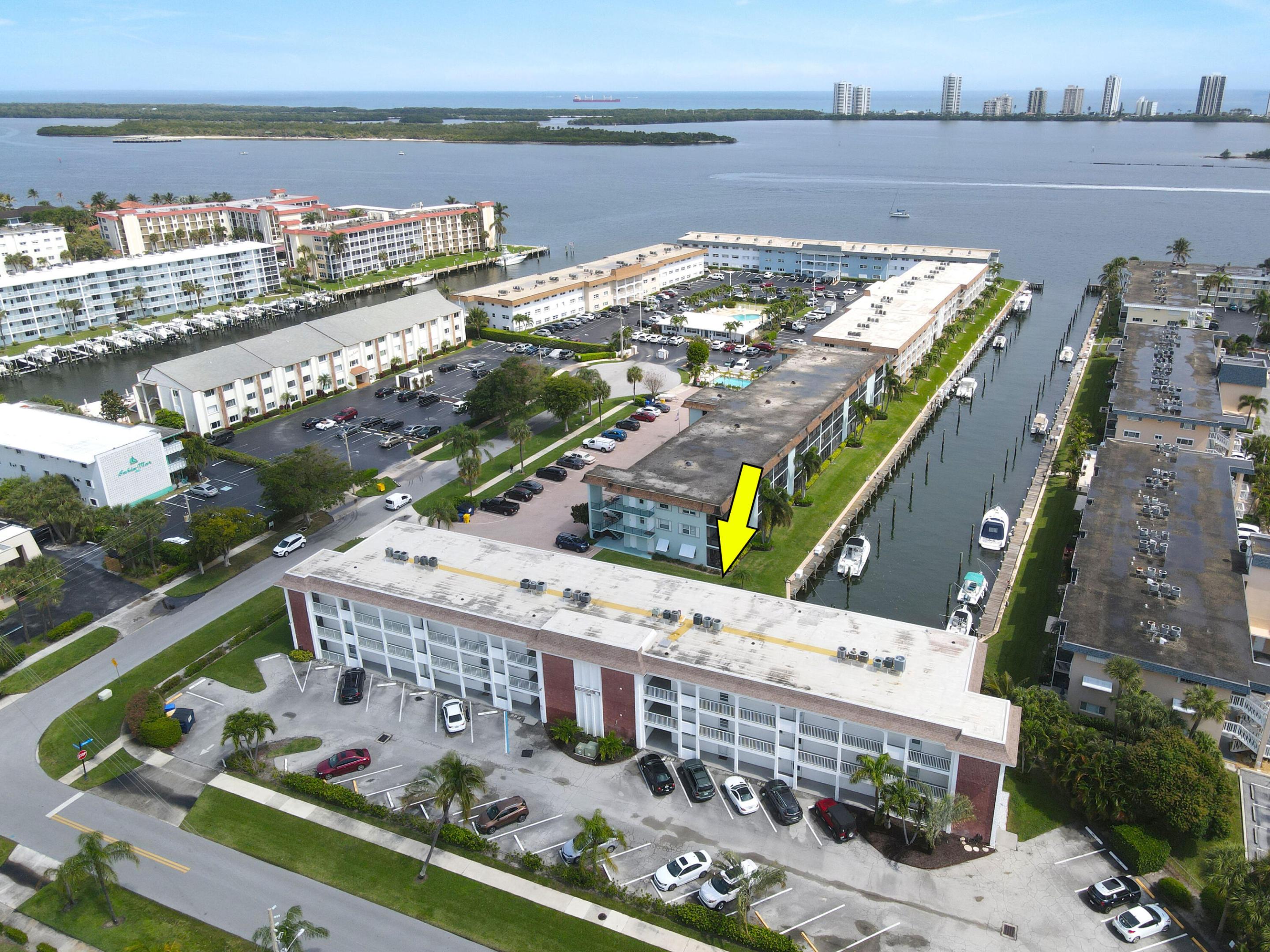 236 Castlewood Drive 305