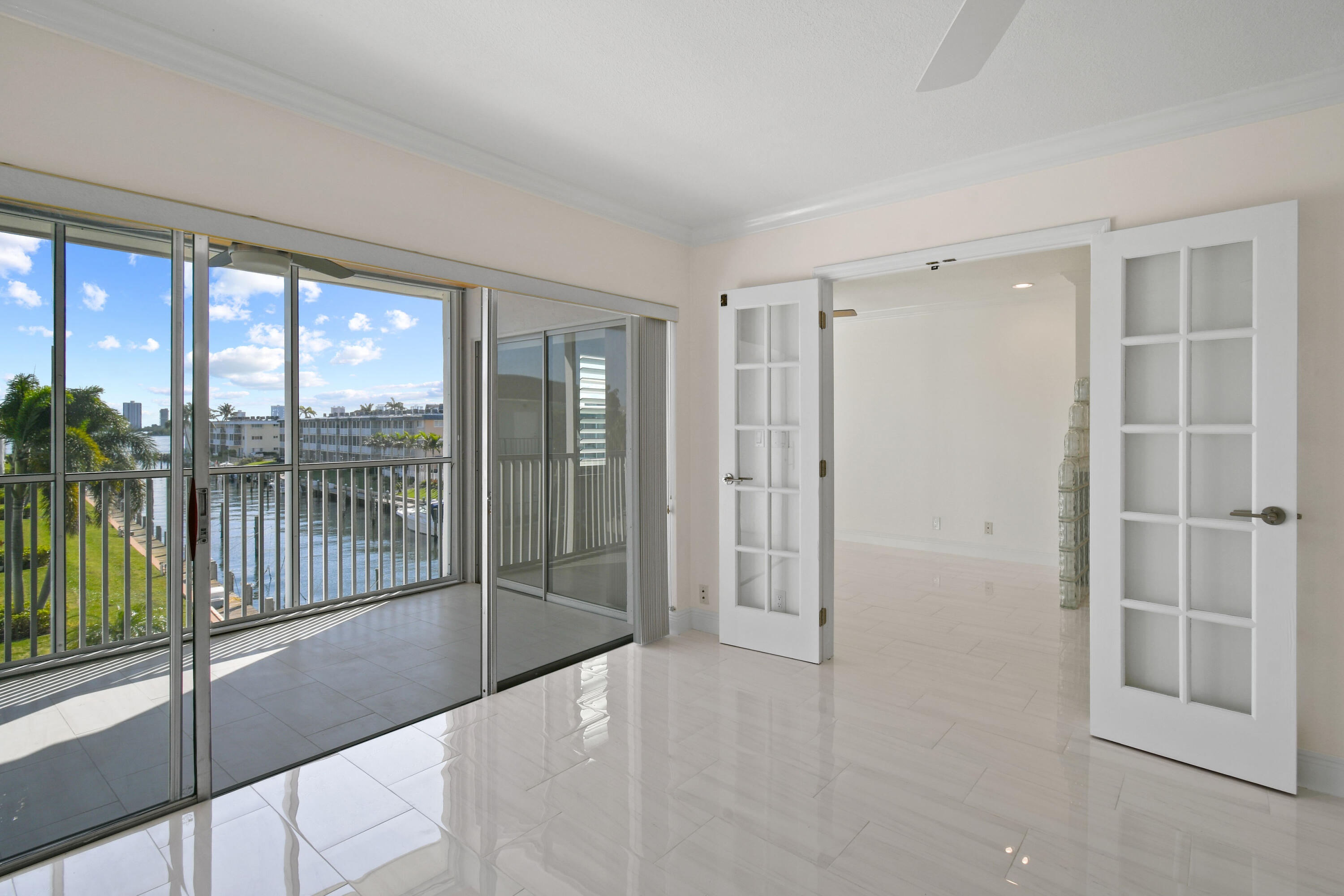 236 Castlewood Drive 305