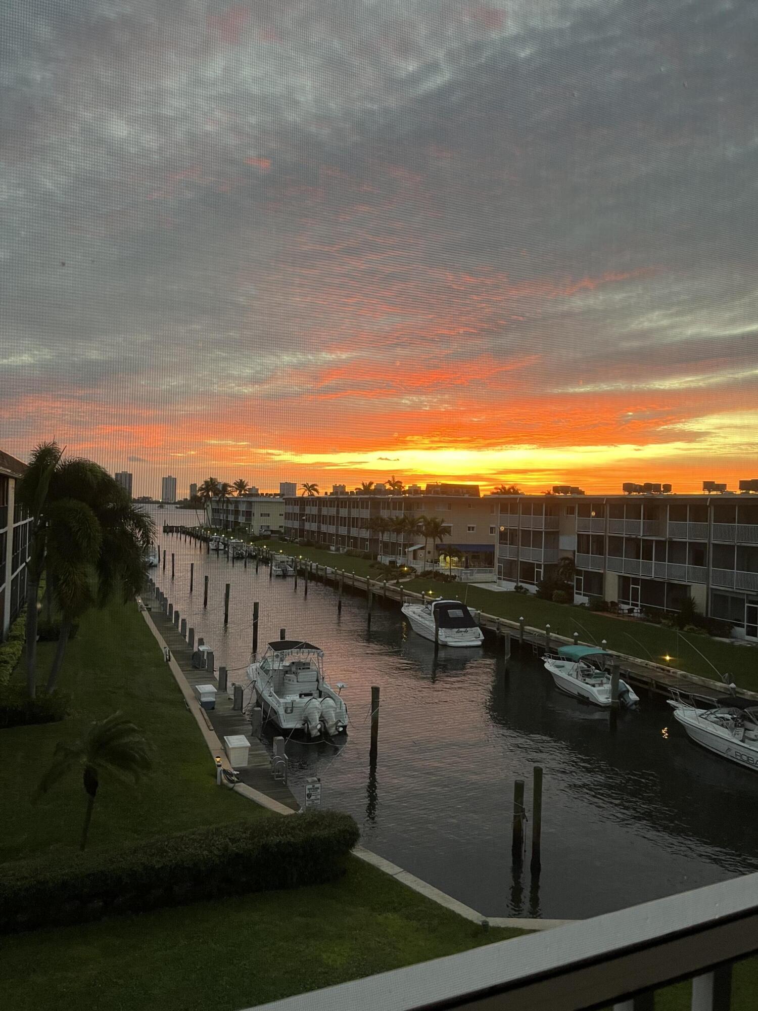 236 Castlewood Drive 305