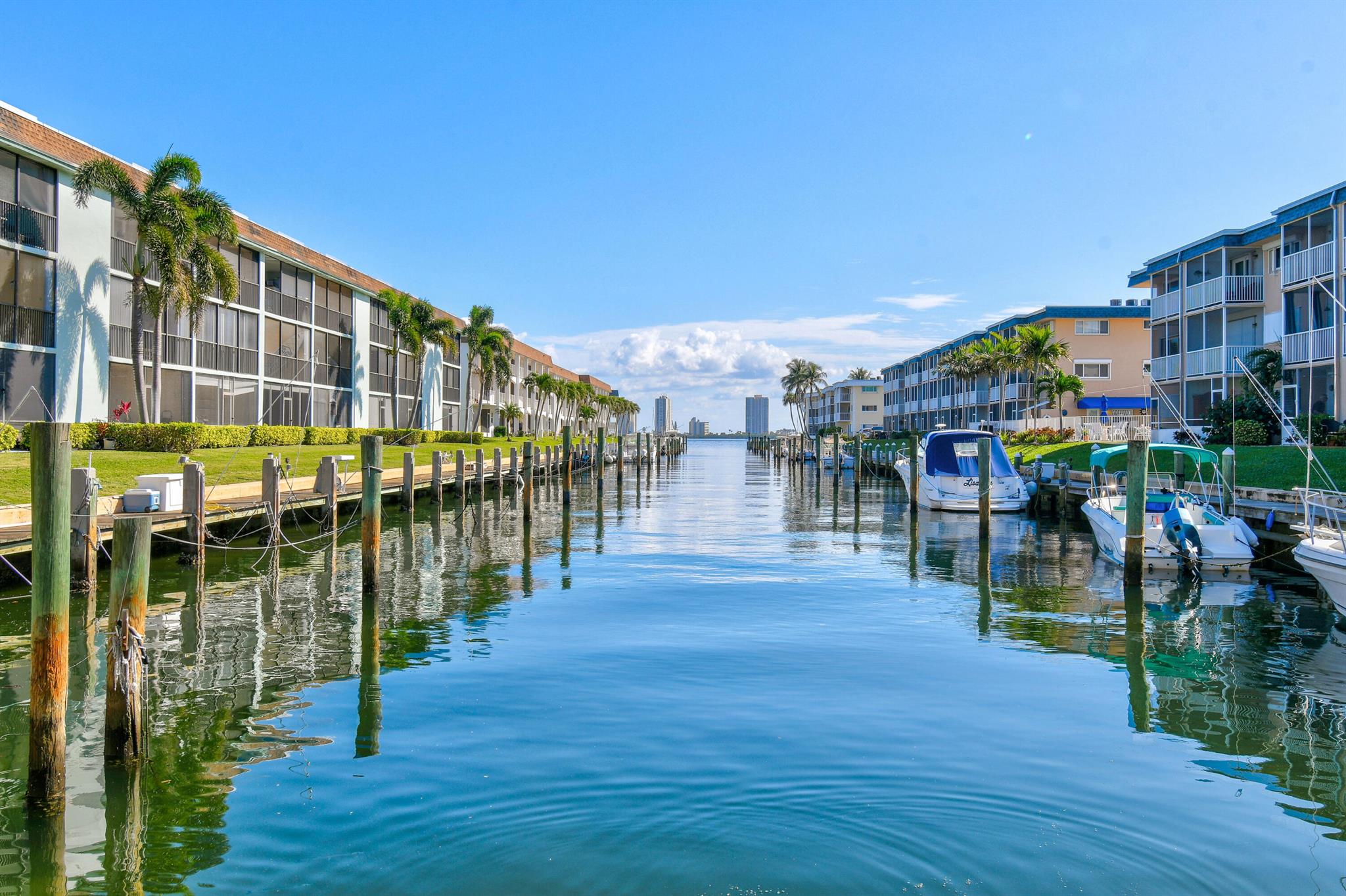 236 Castlewood Drive 305