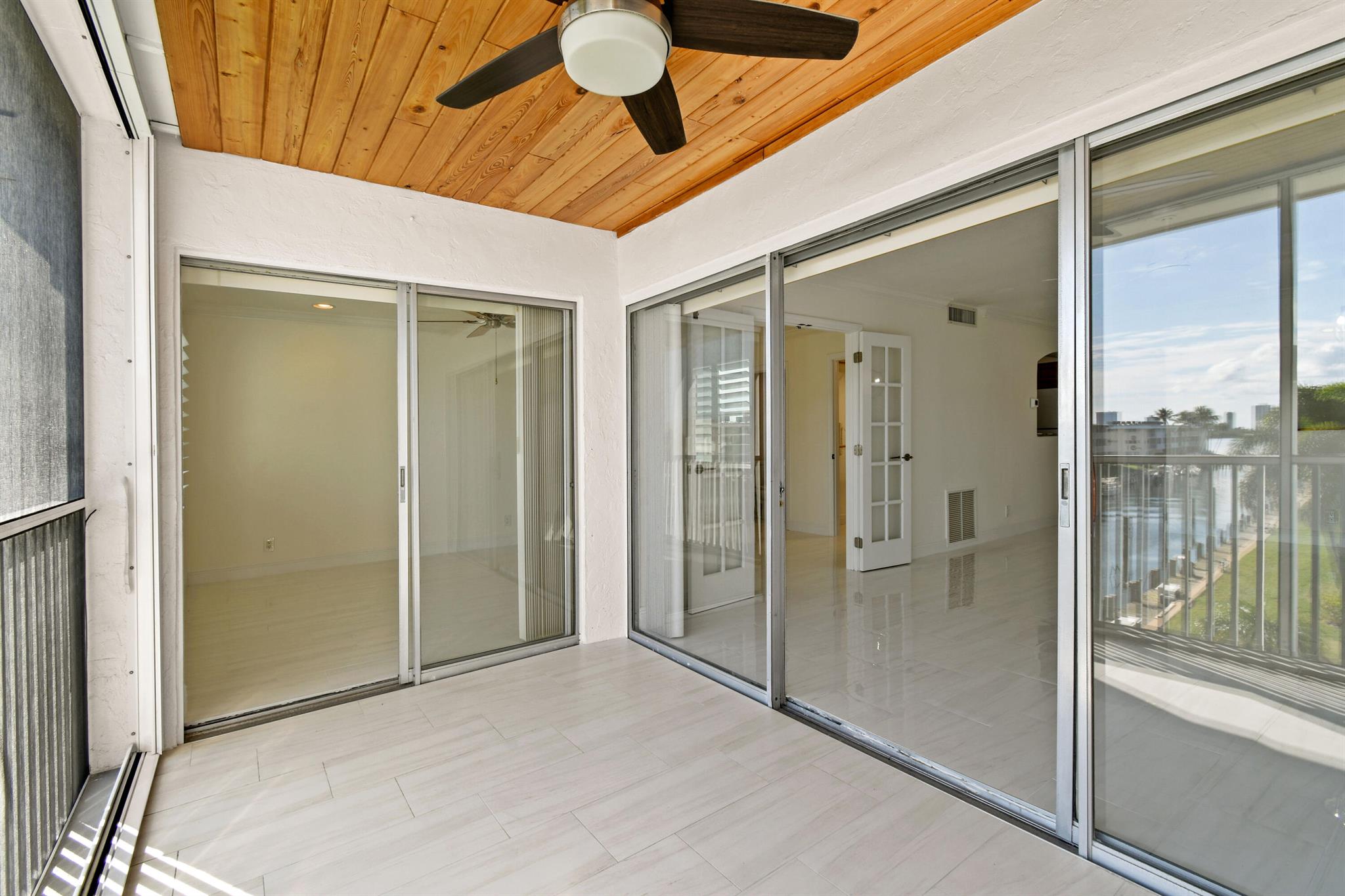 236 Castlewood Drive 305