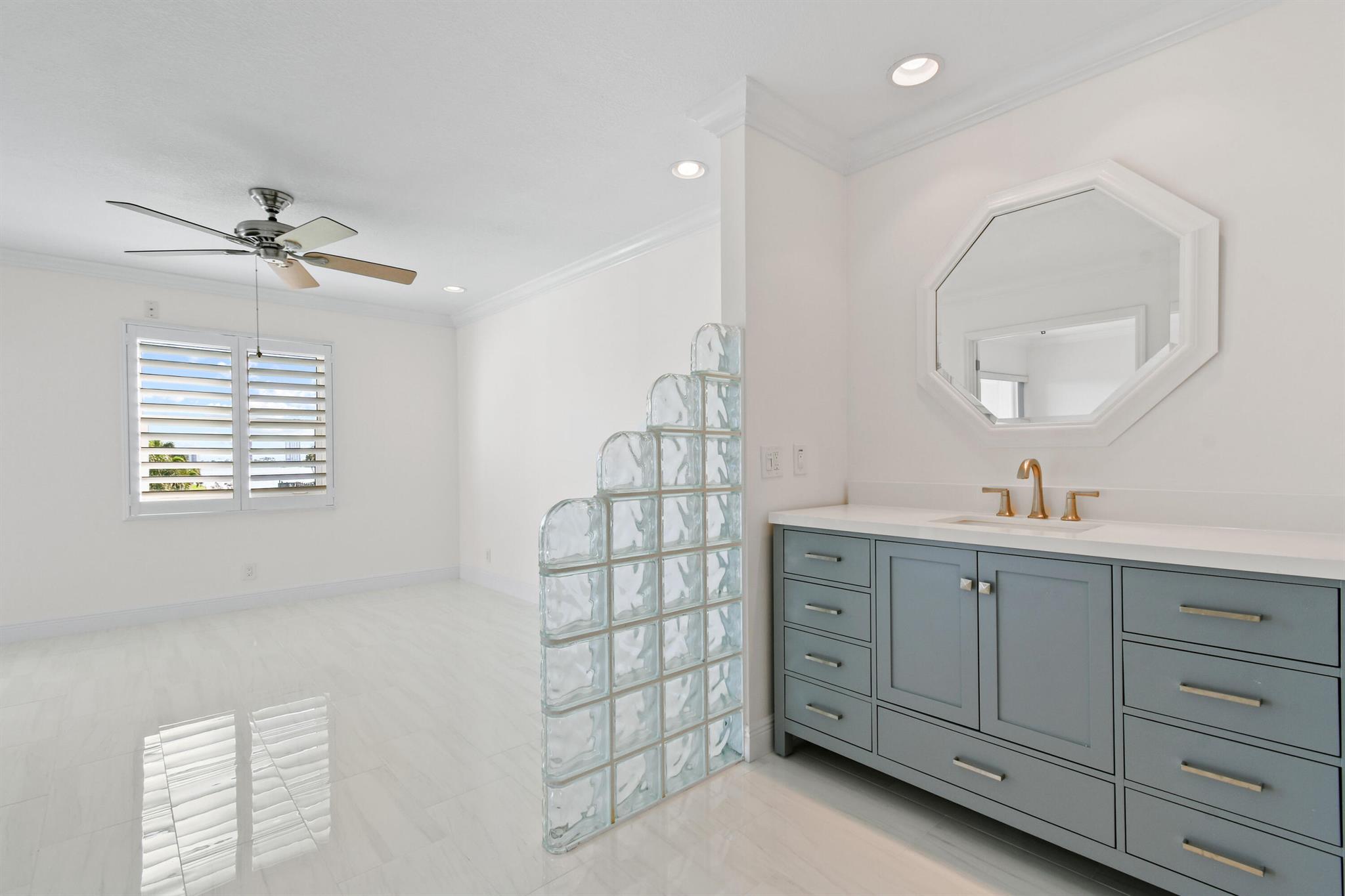 236 Castlewood Drive 305