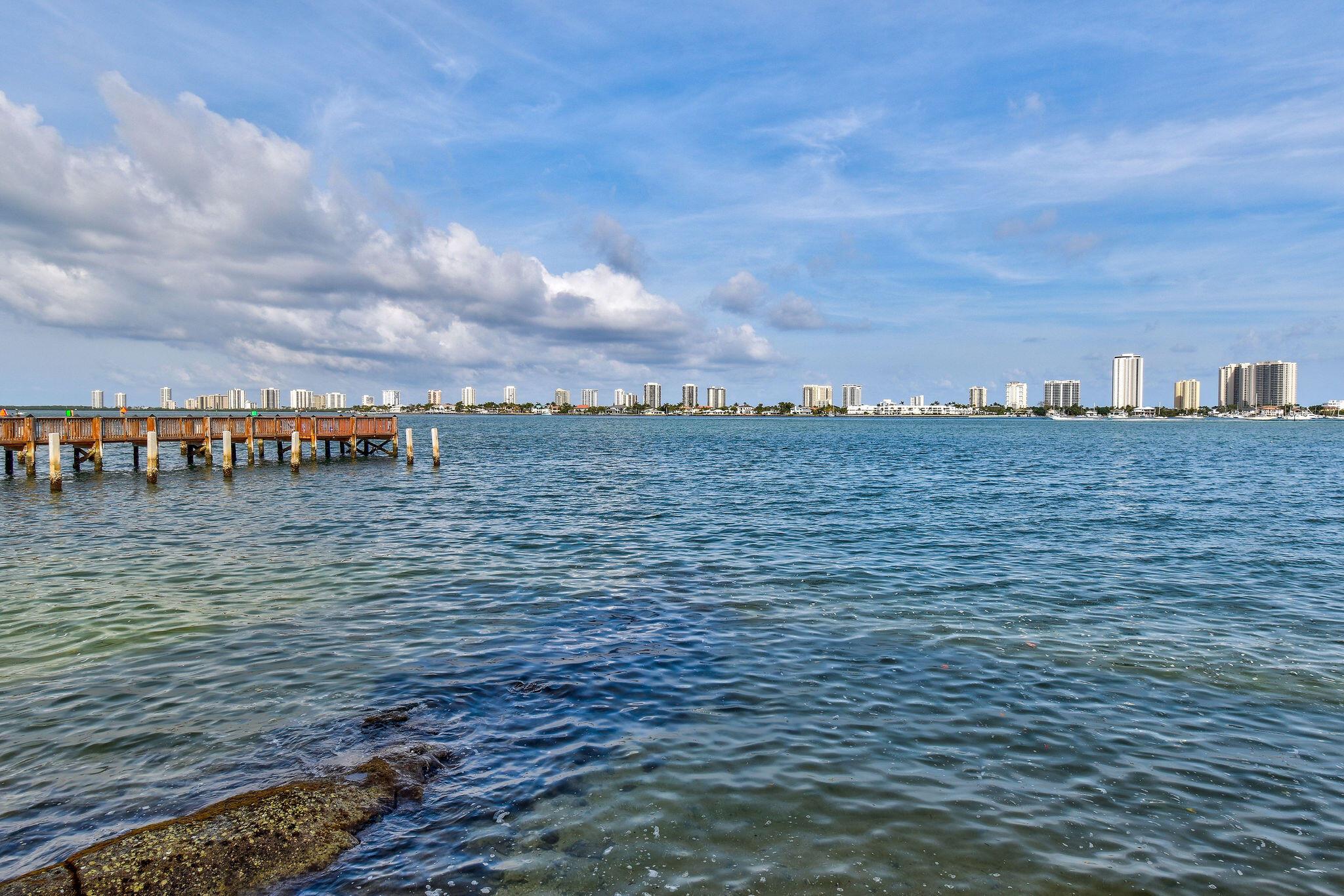 3040 Lake Shore Drive 305