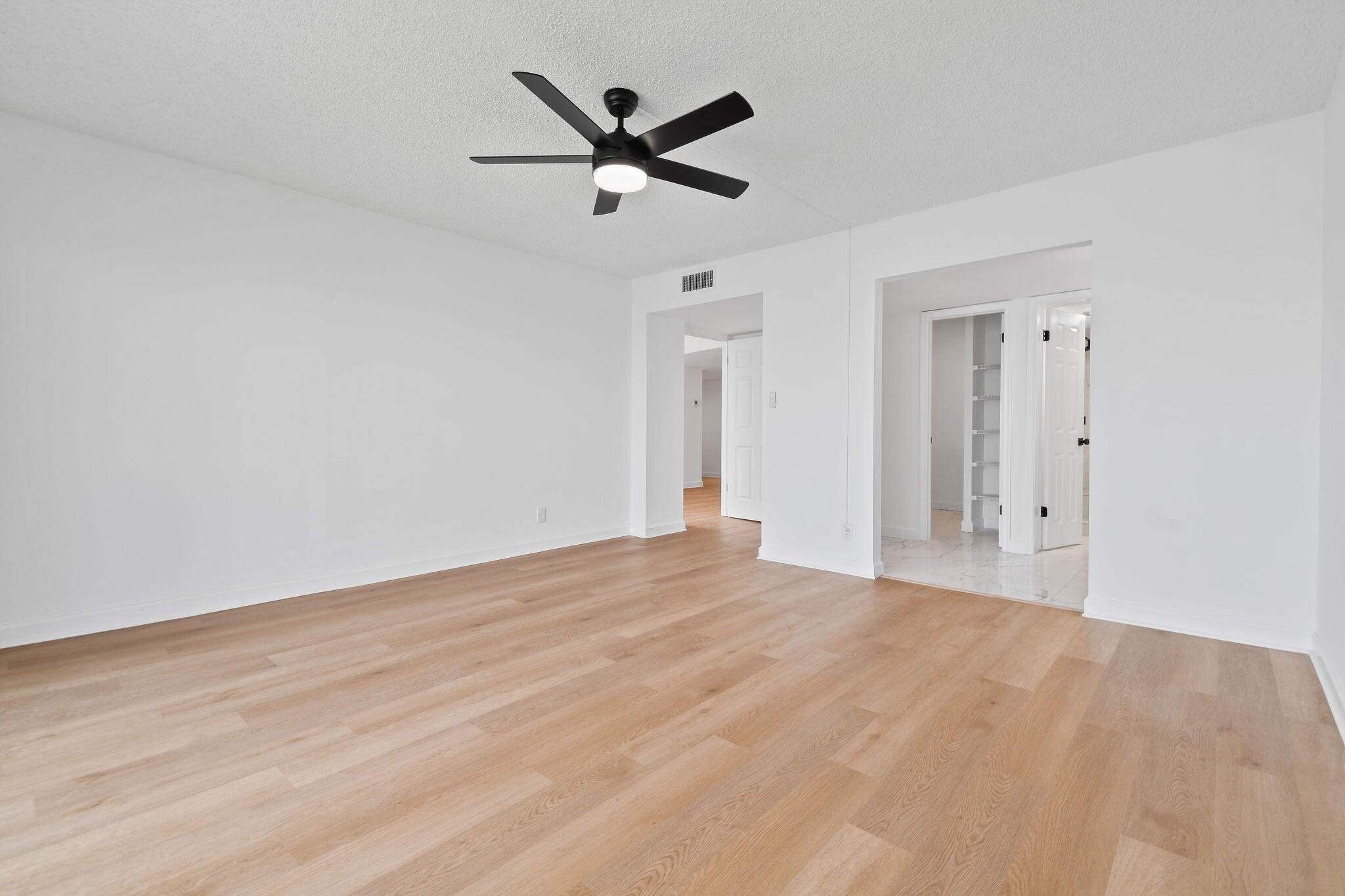 3040 Lake Shore Drive 305