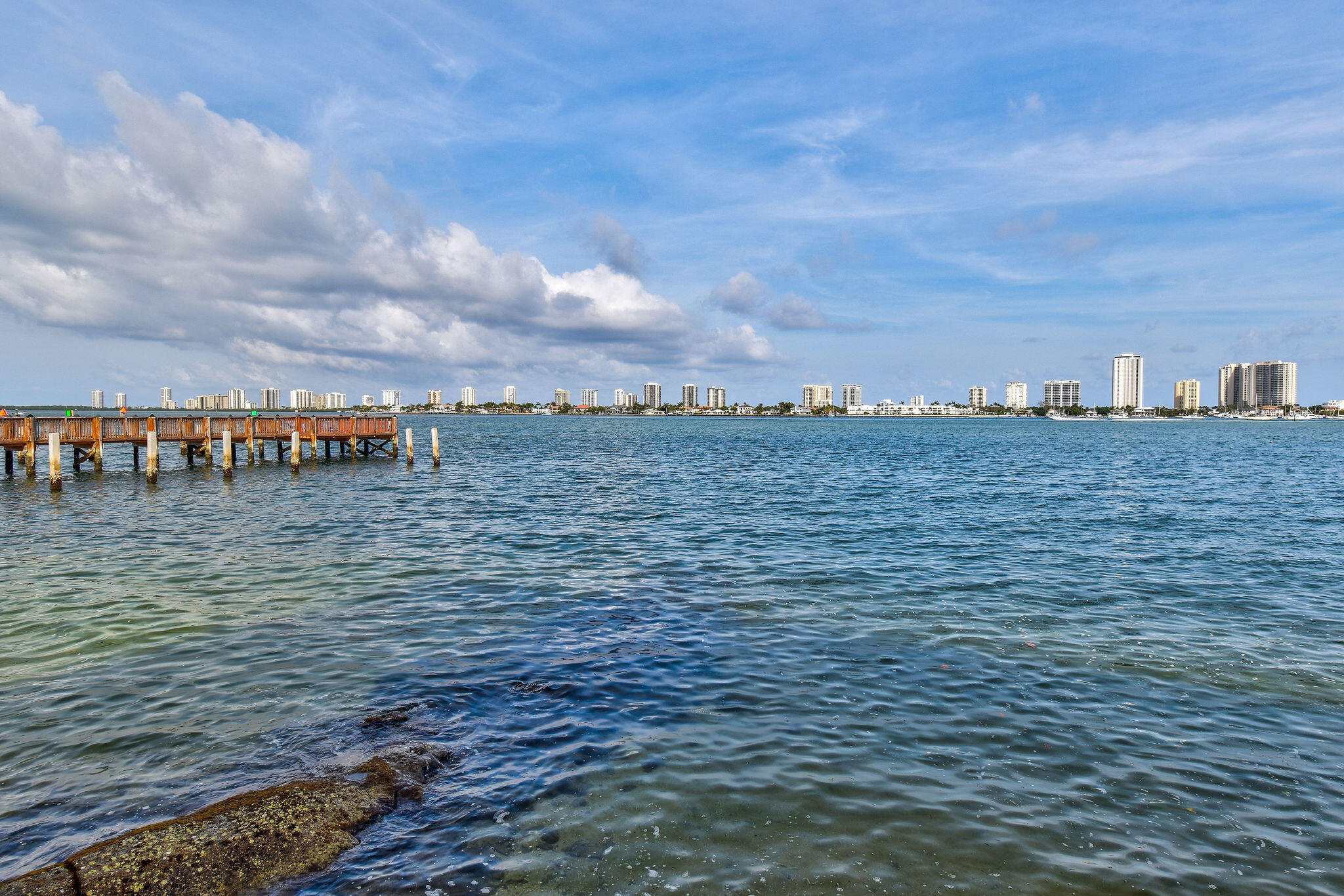 3040 Lake Shore Drive 305