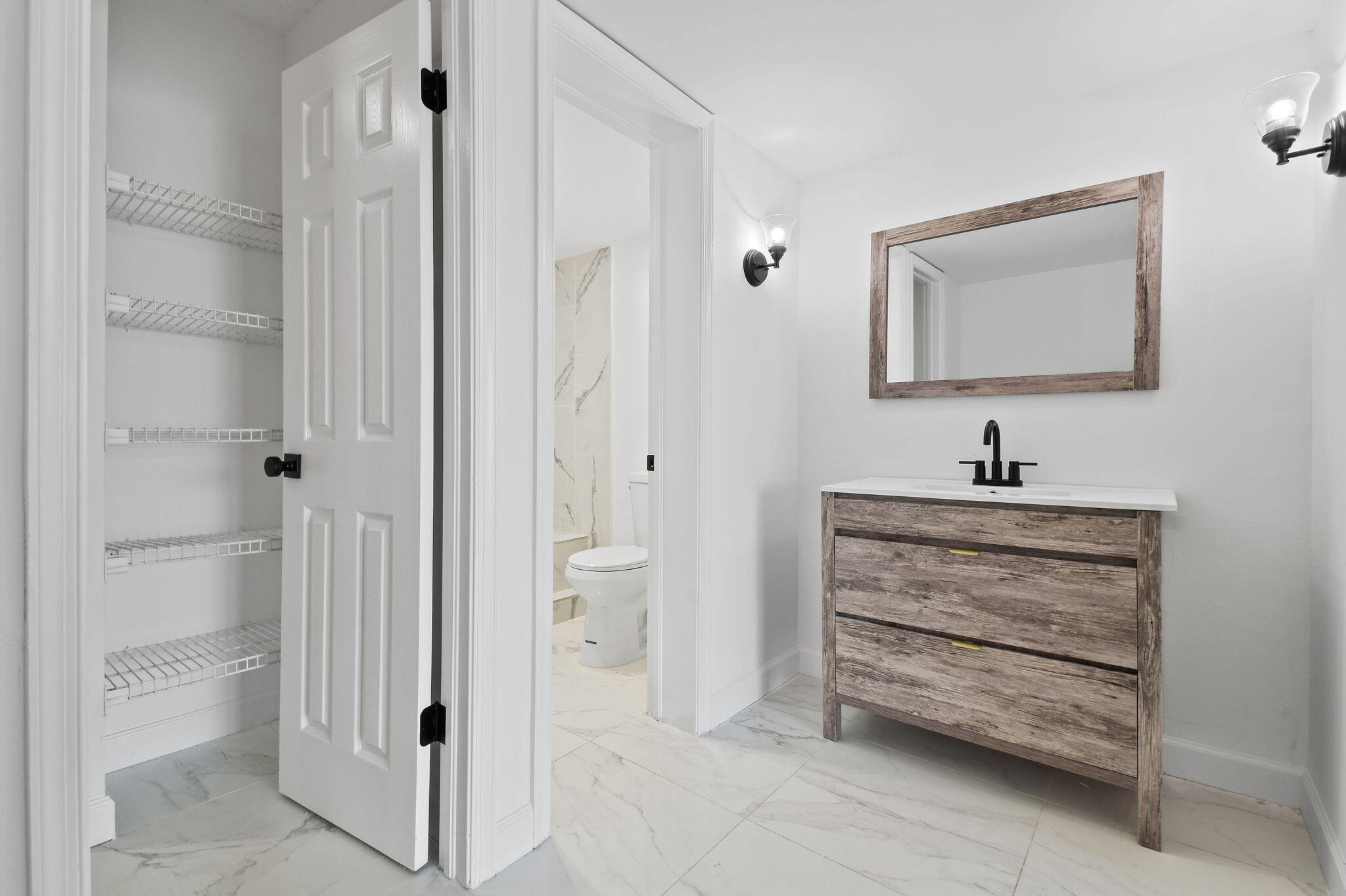 3040 Lake Shore Drive 305