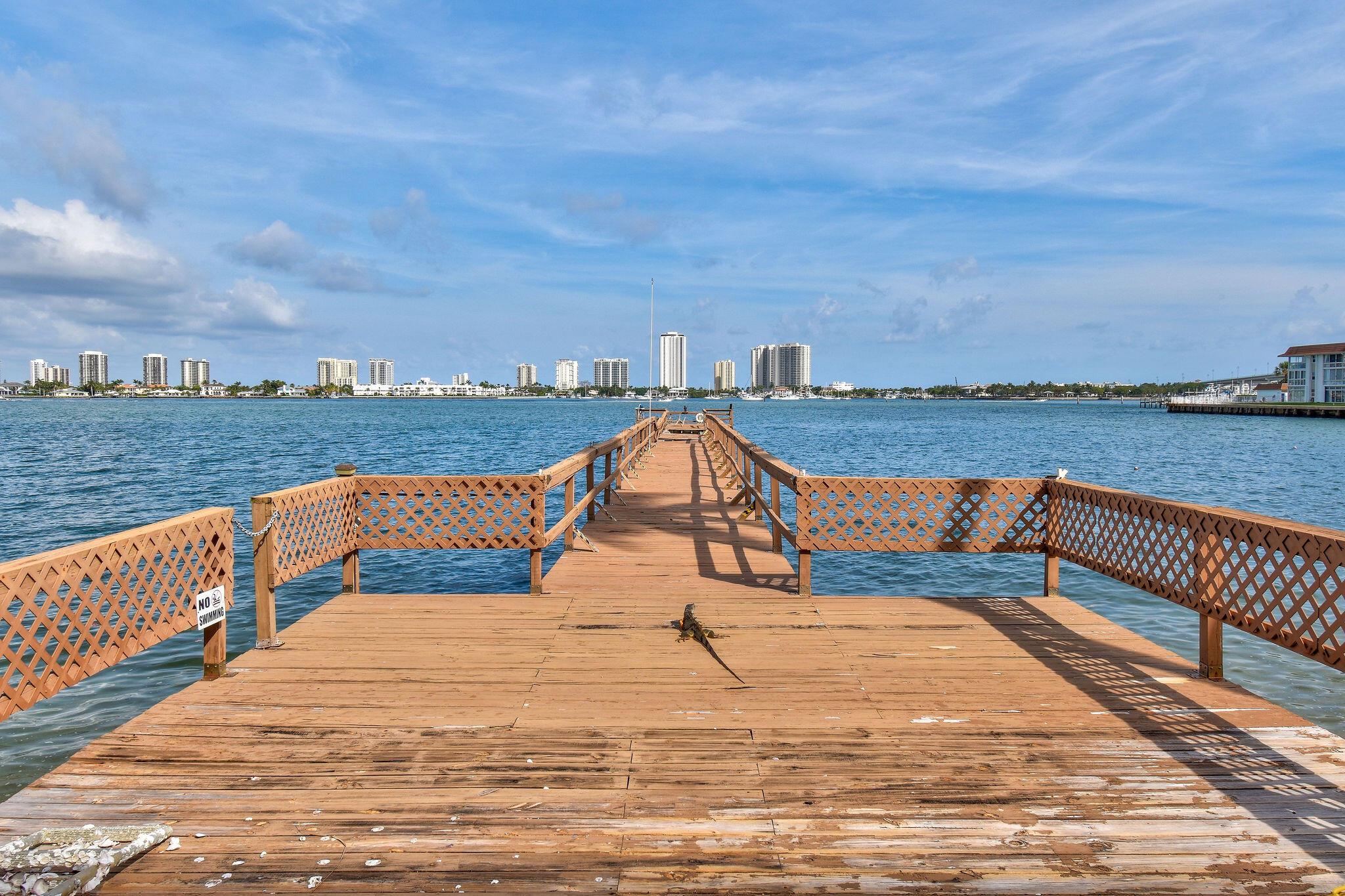 3040 Lake Shore Drive 305