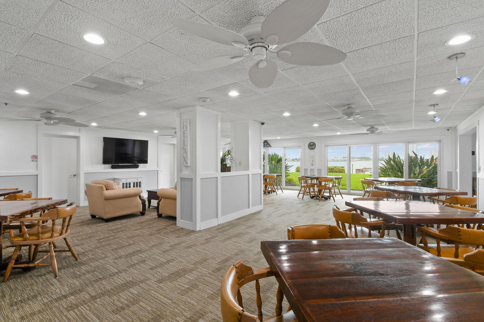 3040 Lake Shore Drive 305