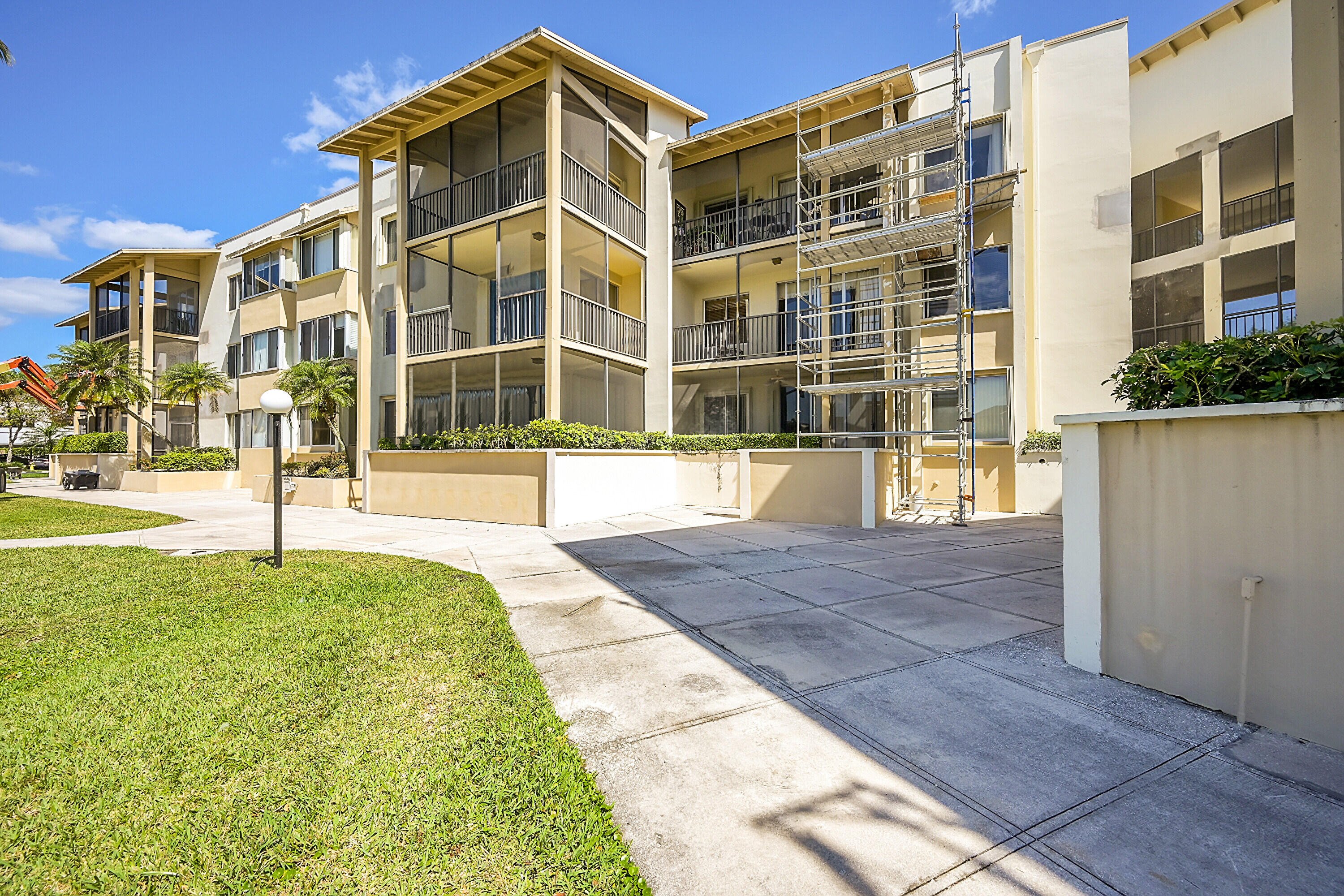 11811 Avenue Of The Pga 4-2d
