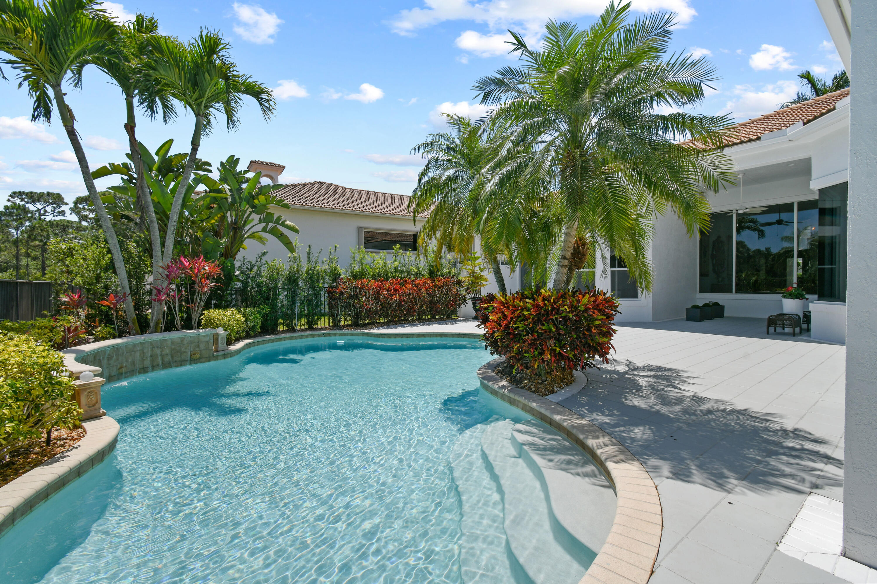 208 Montant Drive