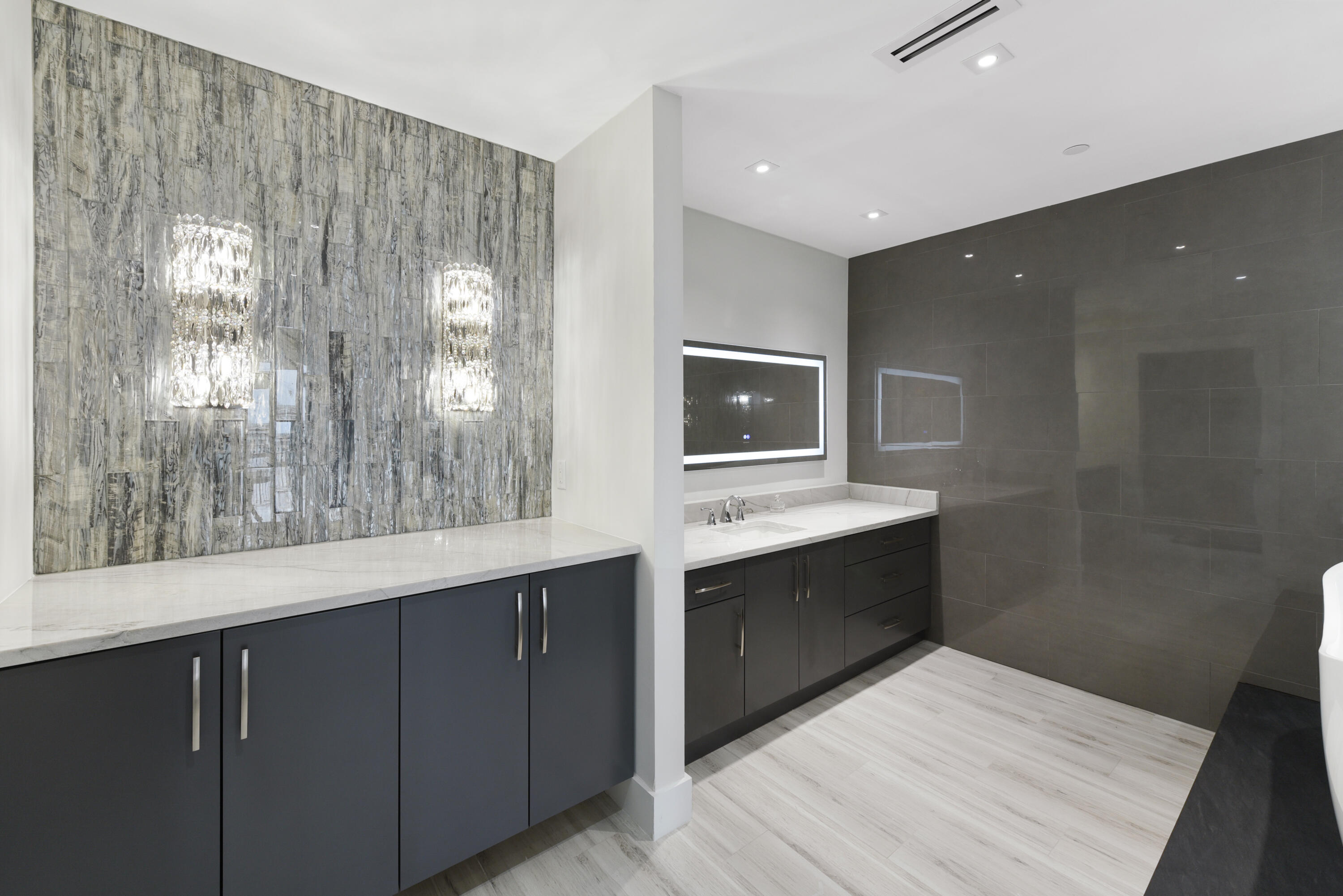 2427 Presidential Way Ph3