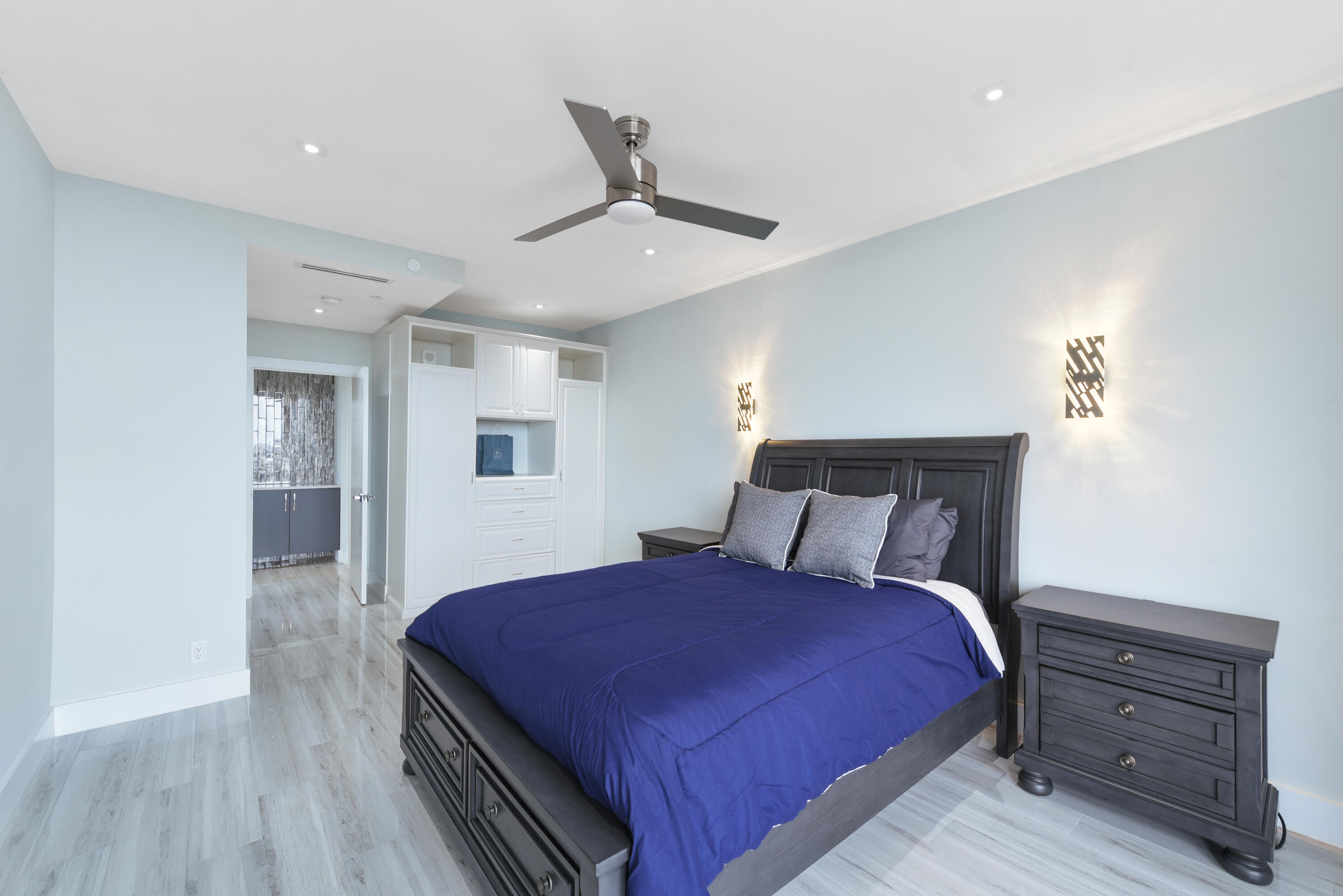 2427 Presidential Way Ph3