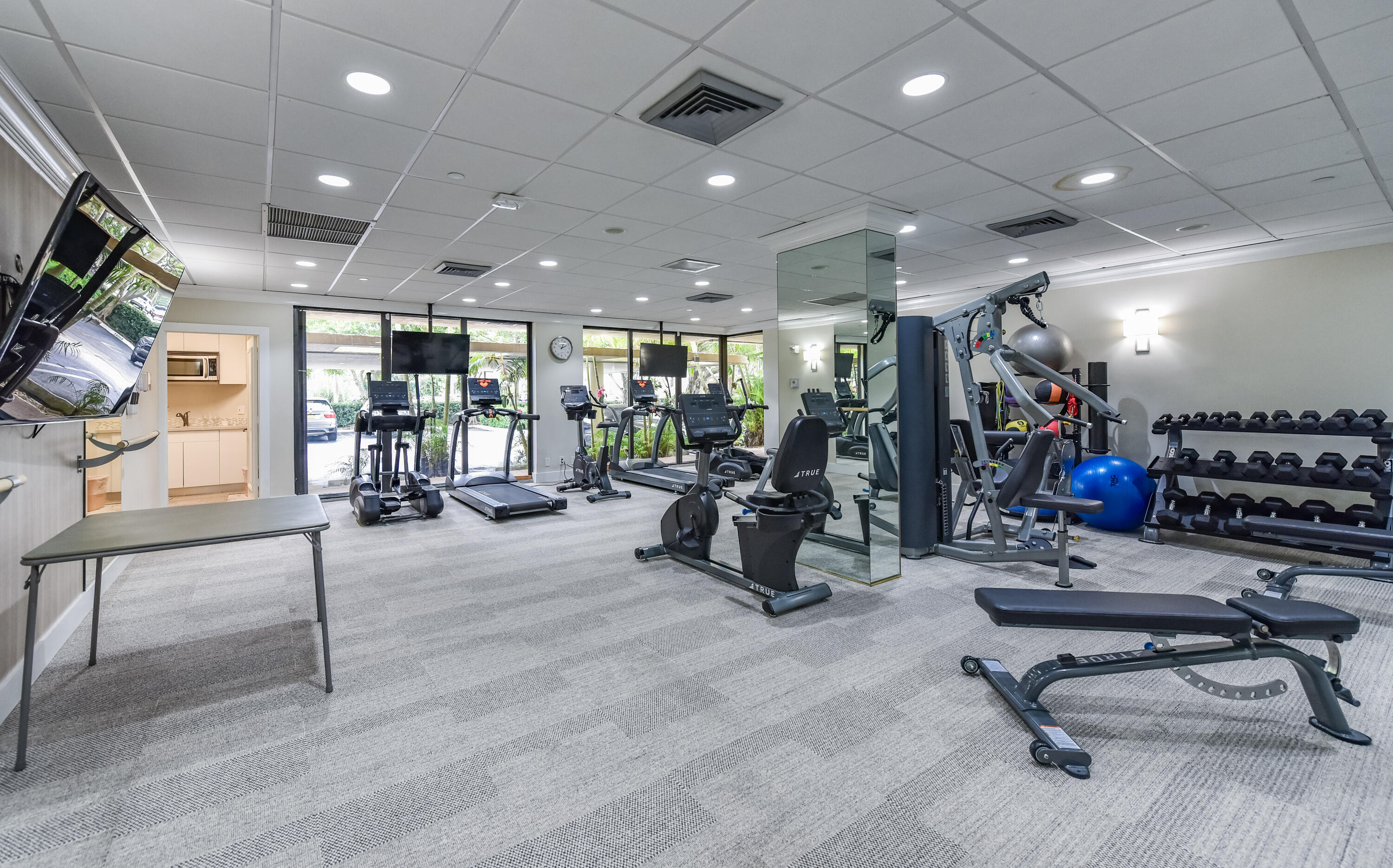 2427 Presidential Way Ph3