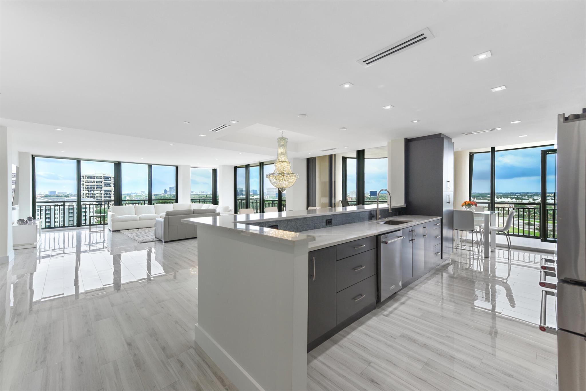 2427 Presidential Way Ph3