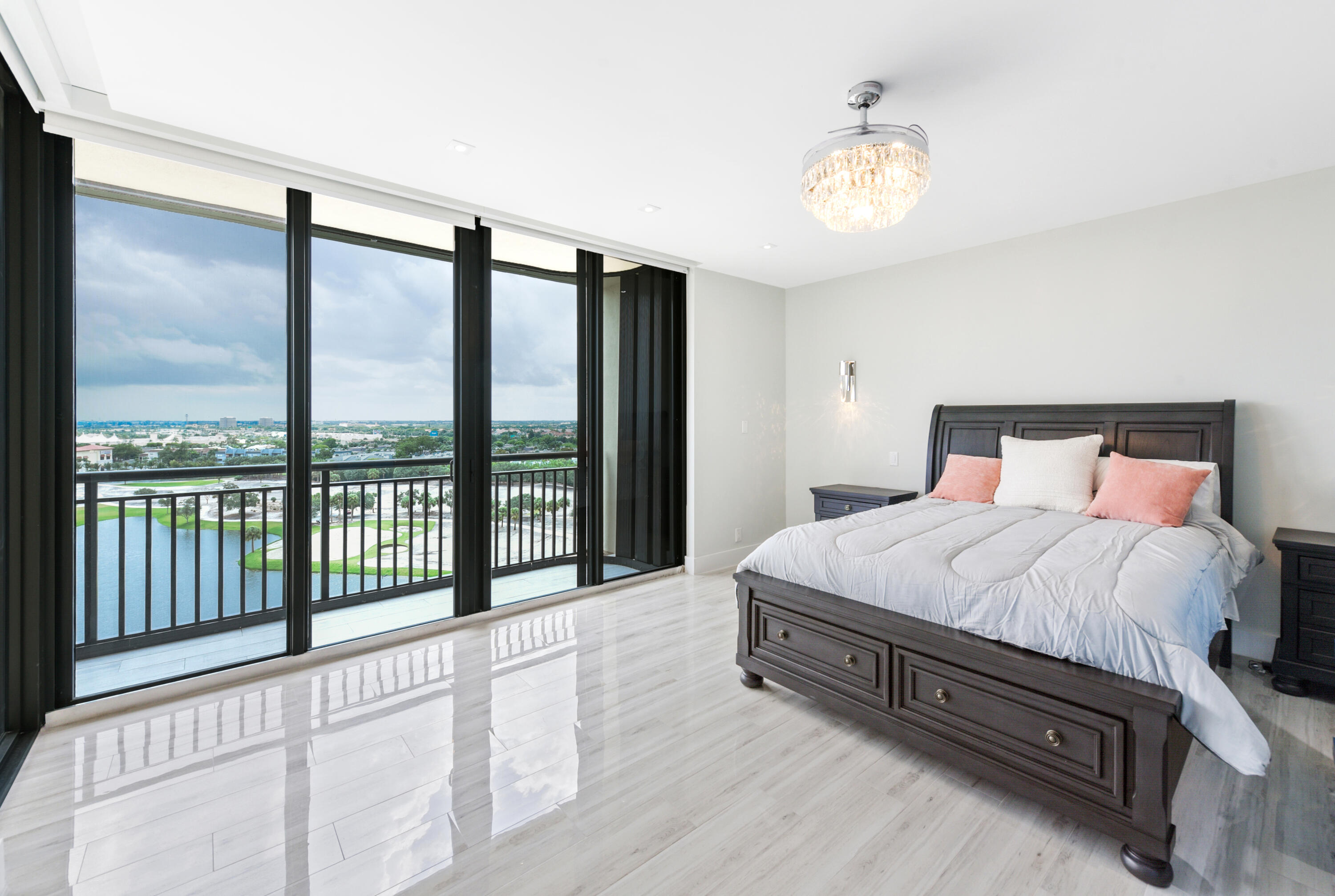 2427 Presidential Way Ph3