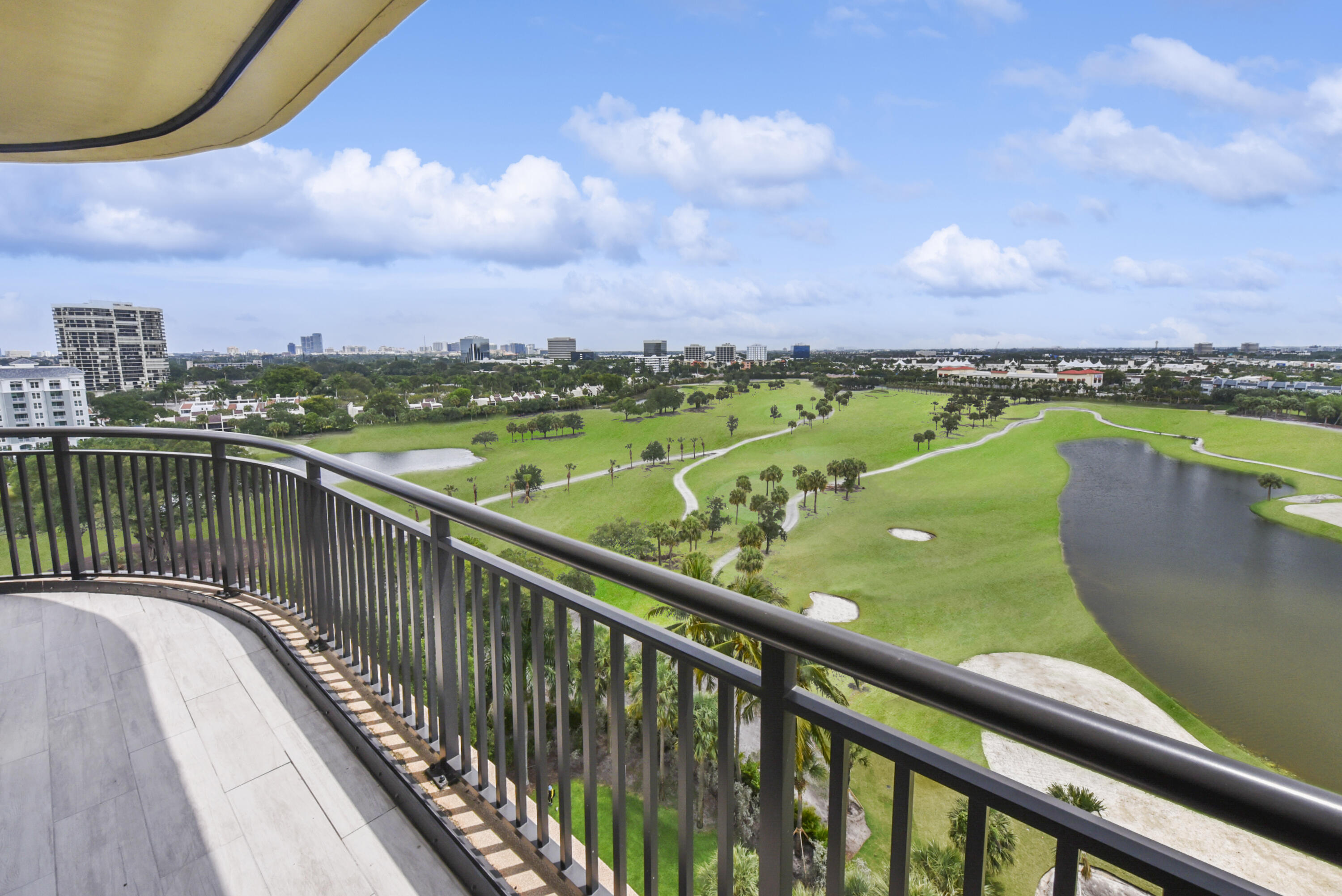 2427 Presidential Way Ph3