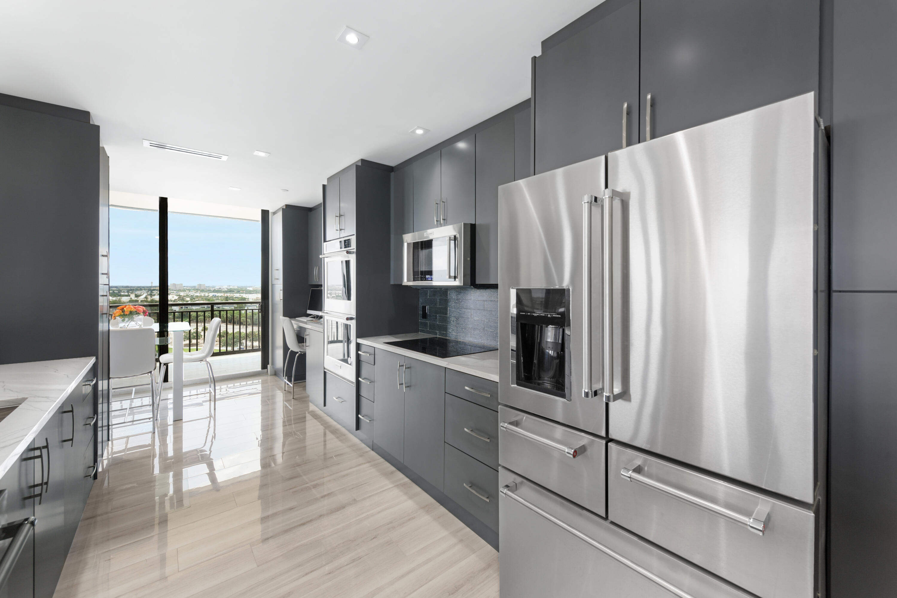 2427 Presidential Way Ph3