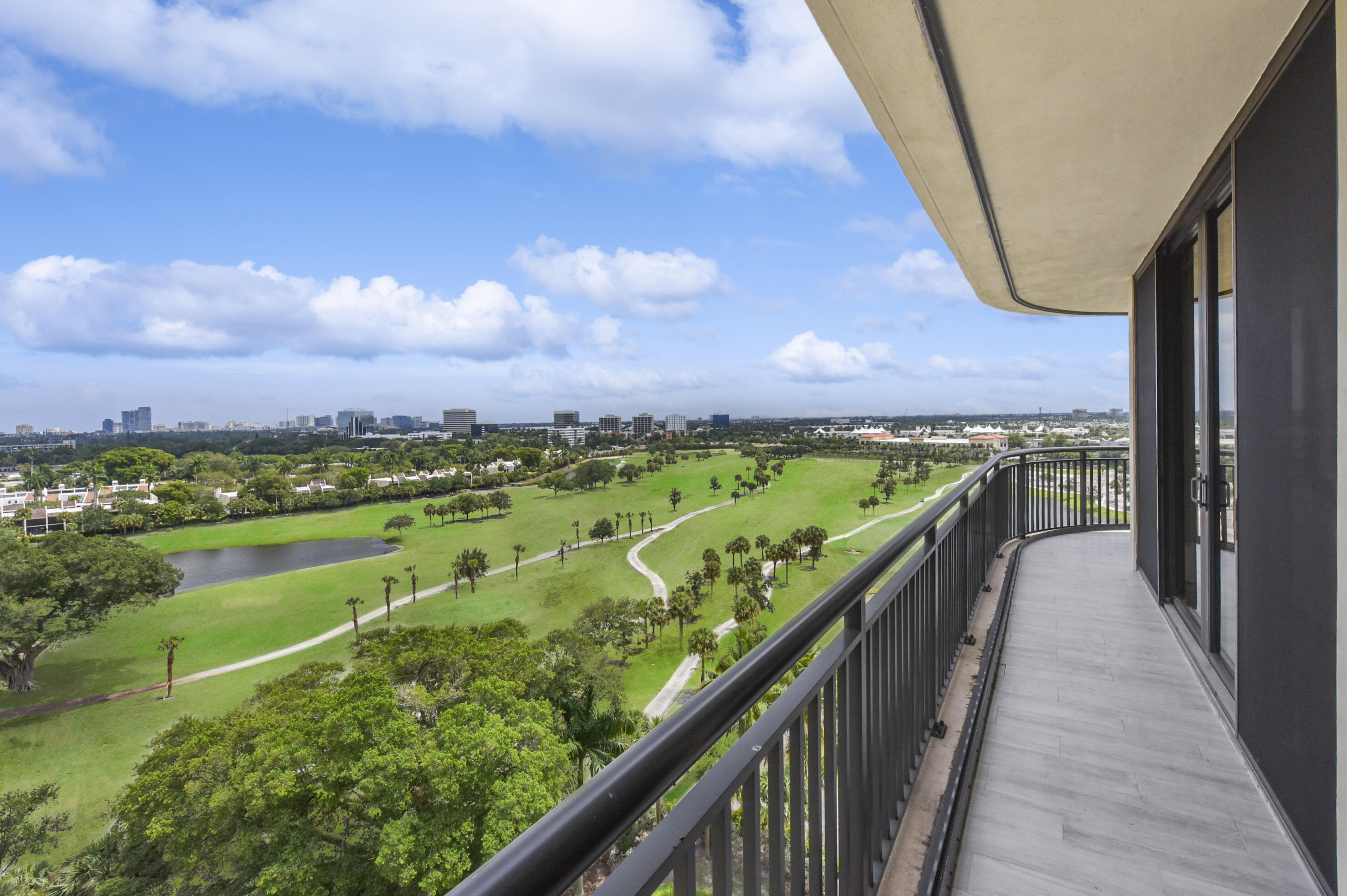 2427 Presidential Way Ph3
