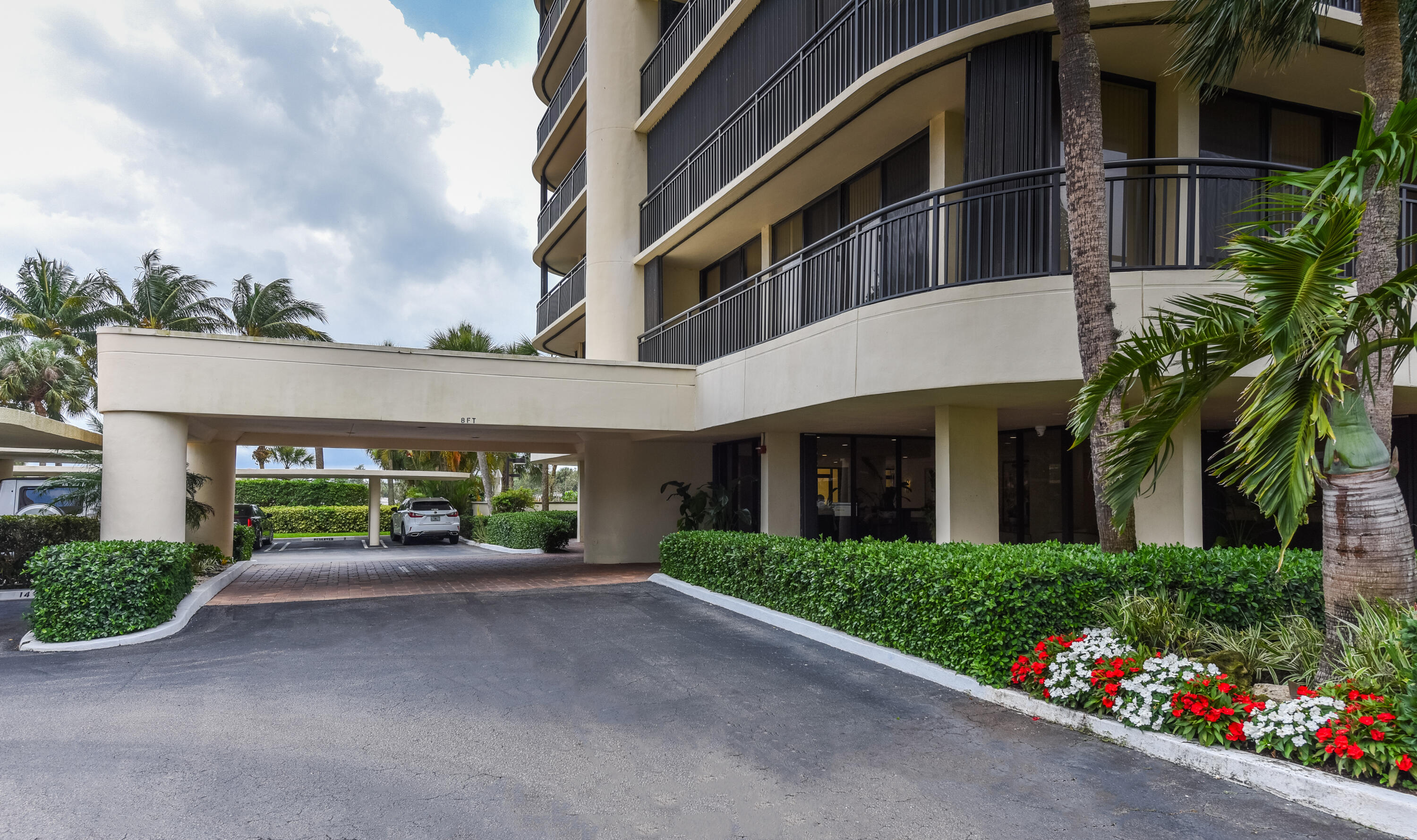 2427 Presidential Way Ph3