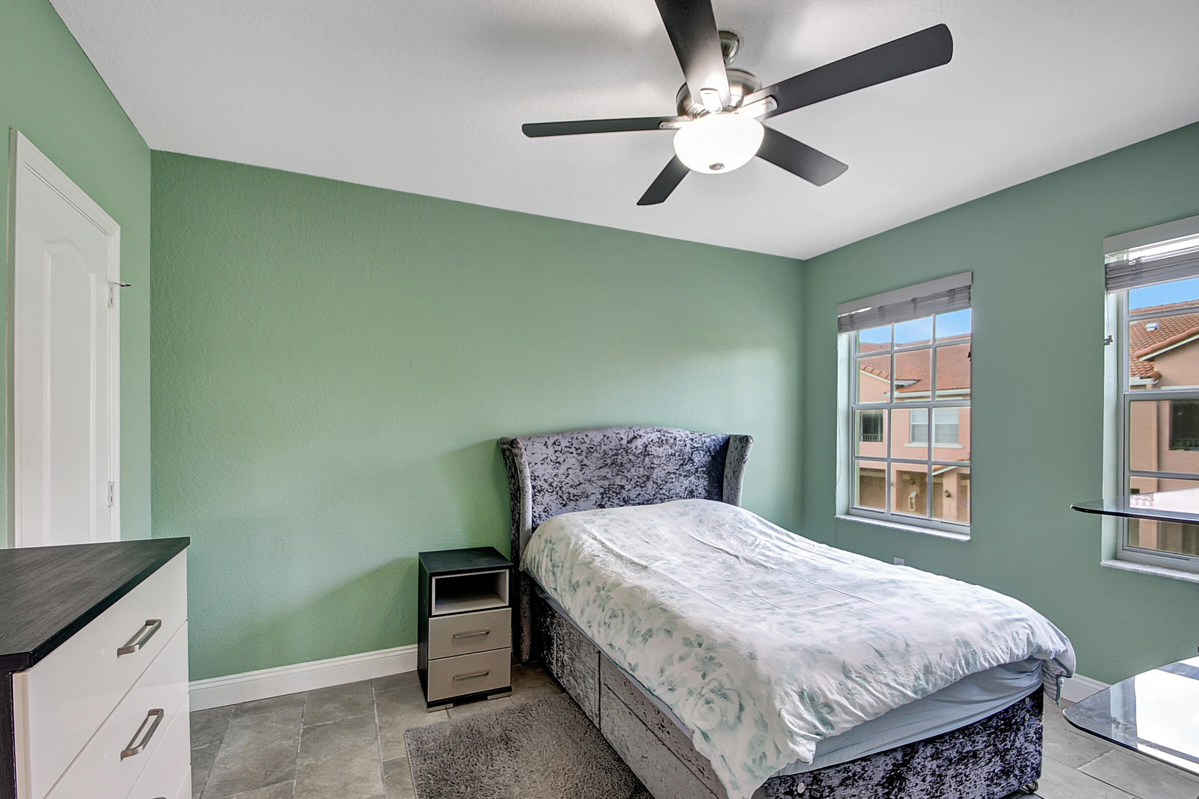 1401 Belmont Place
